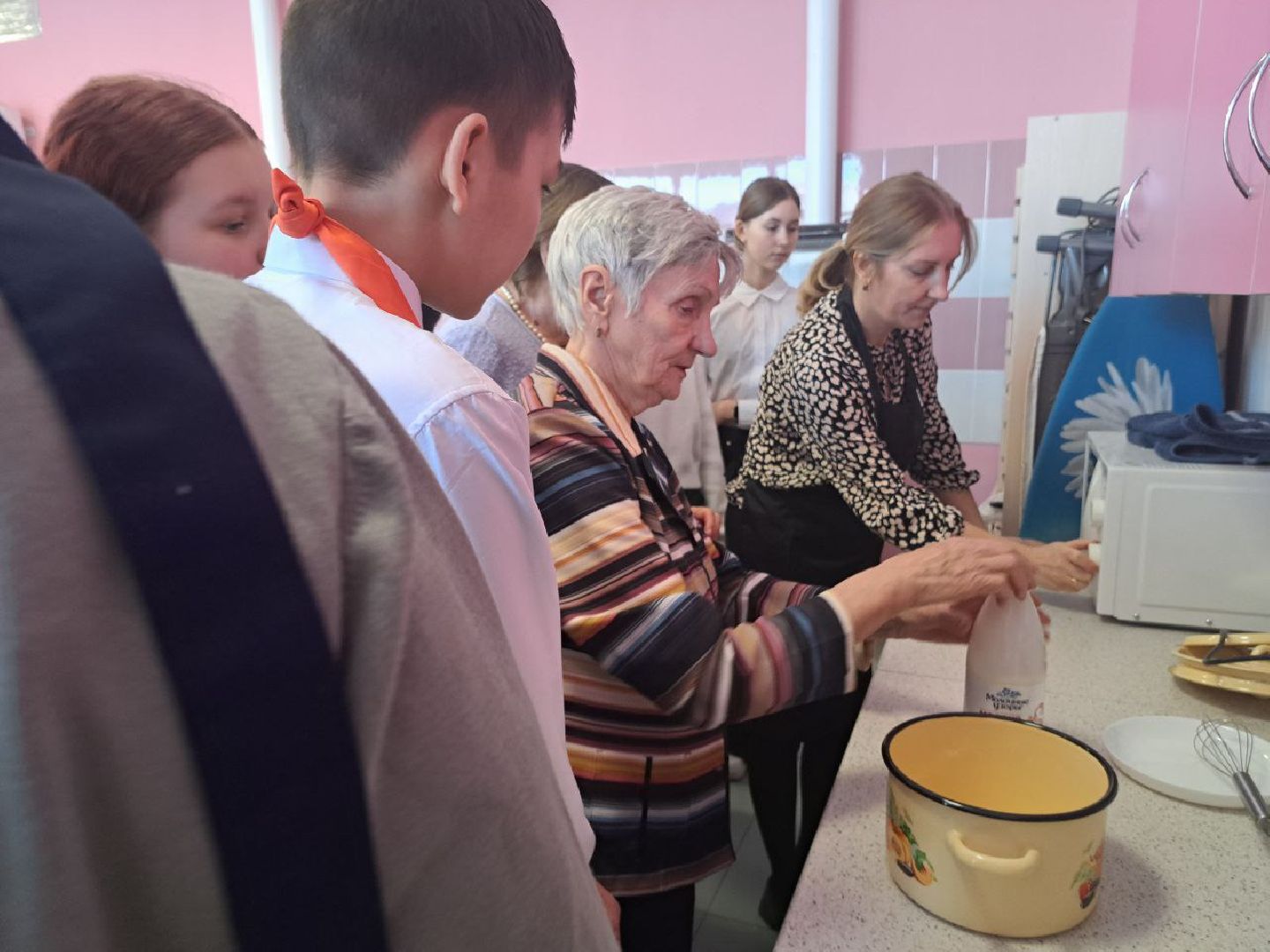 Подмосковье, Городской округ Пушкинский, Ивантеевка, образование, активное долголетие, неделя добрых дел,