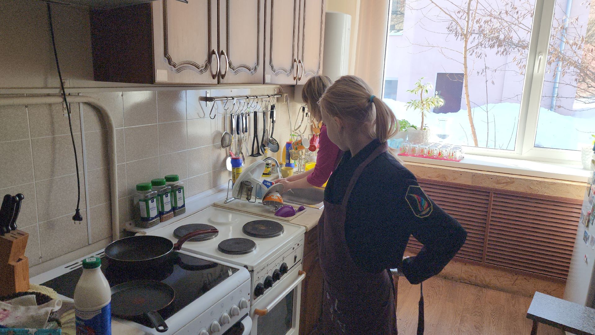 неделя добрых дел, гимназия 1, блины, СВО, Алина Русанова, плетение сетей,