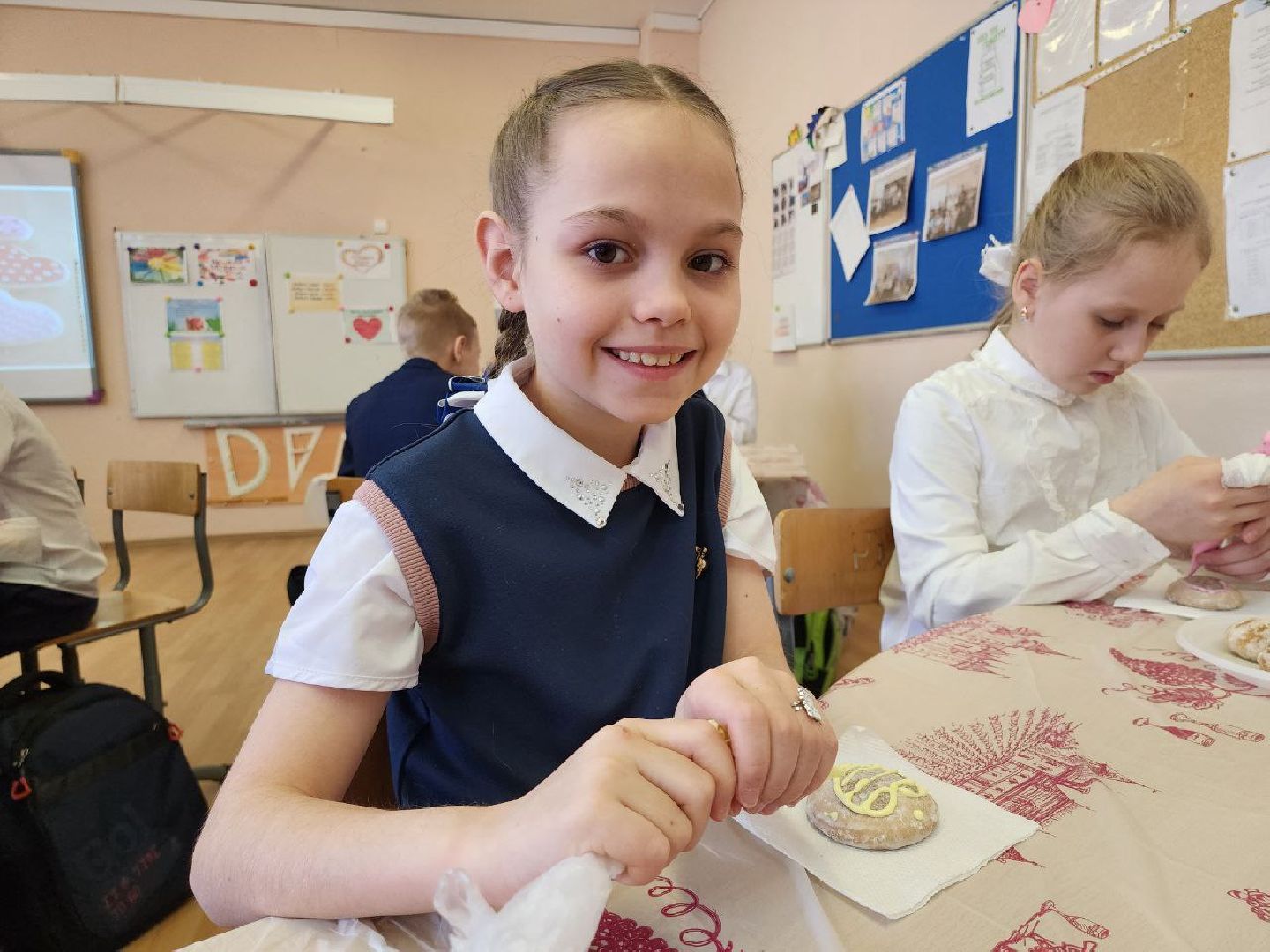 можайск, можайский городской округ, подмосковье, неделя добрых дел, спецоперация, военнослужащие, школьники, письмо солдату, маскировочные сети, пряники, добрые дела,