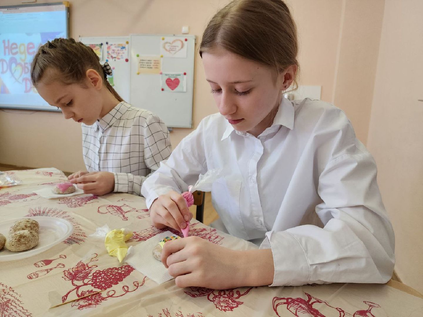 можайск, можайский городской округ, подмосковье, неделя добрых дел, спецоперация, военнослужащие, школьники, письмо солдату, маскировочные сети, пряники, добрые дела,