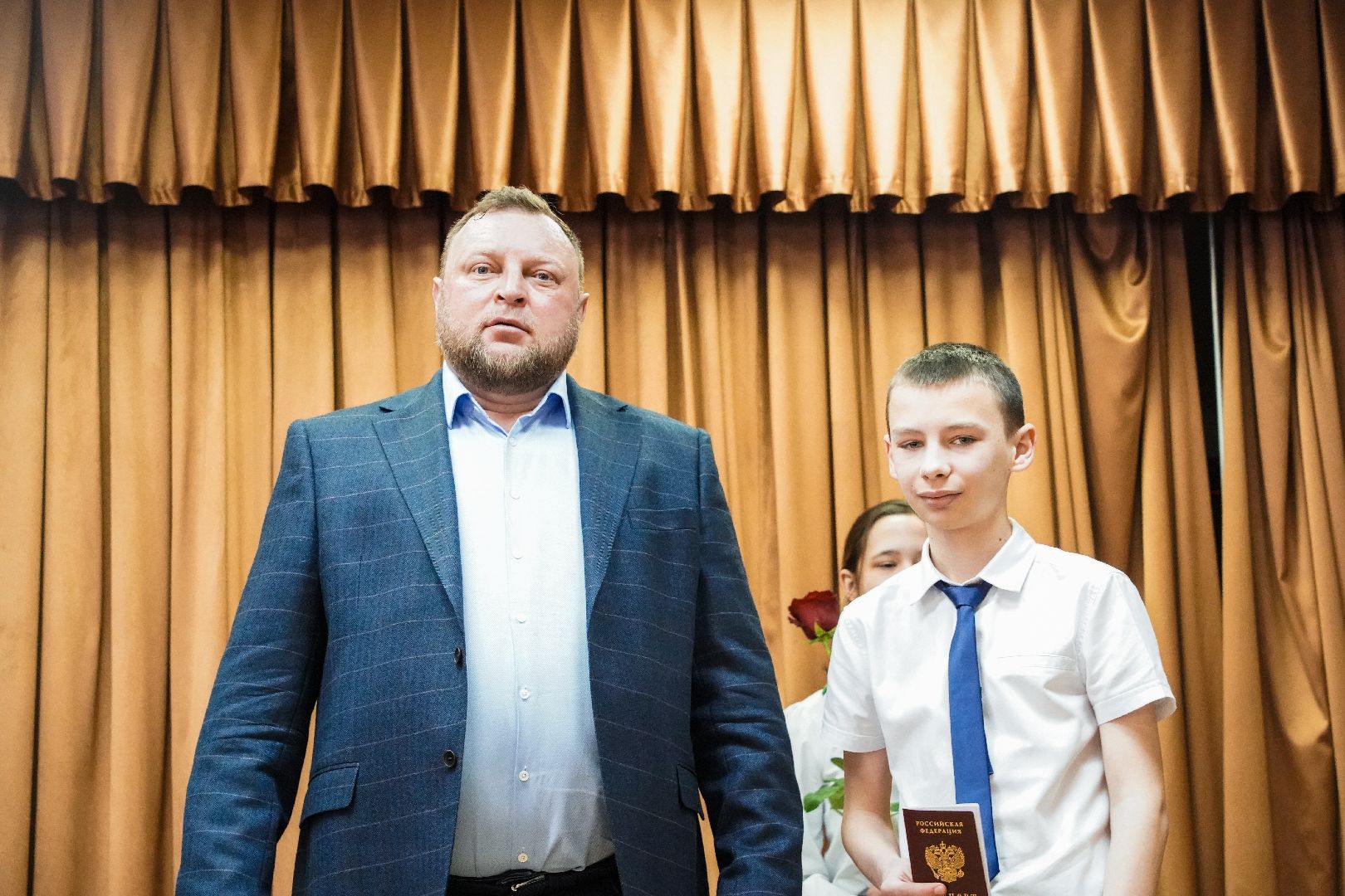 Рошаль, глава округа, Большая Шатура, вручение паспортов, паспорта РФ, граждане РФ, Рошальский лицей,