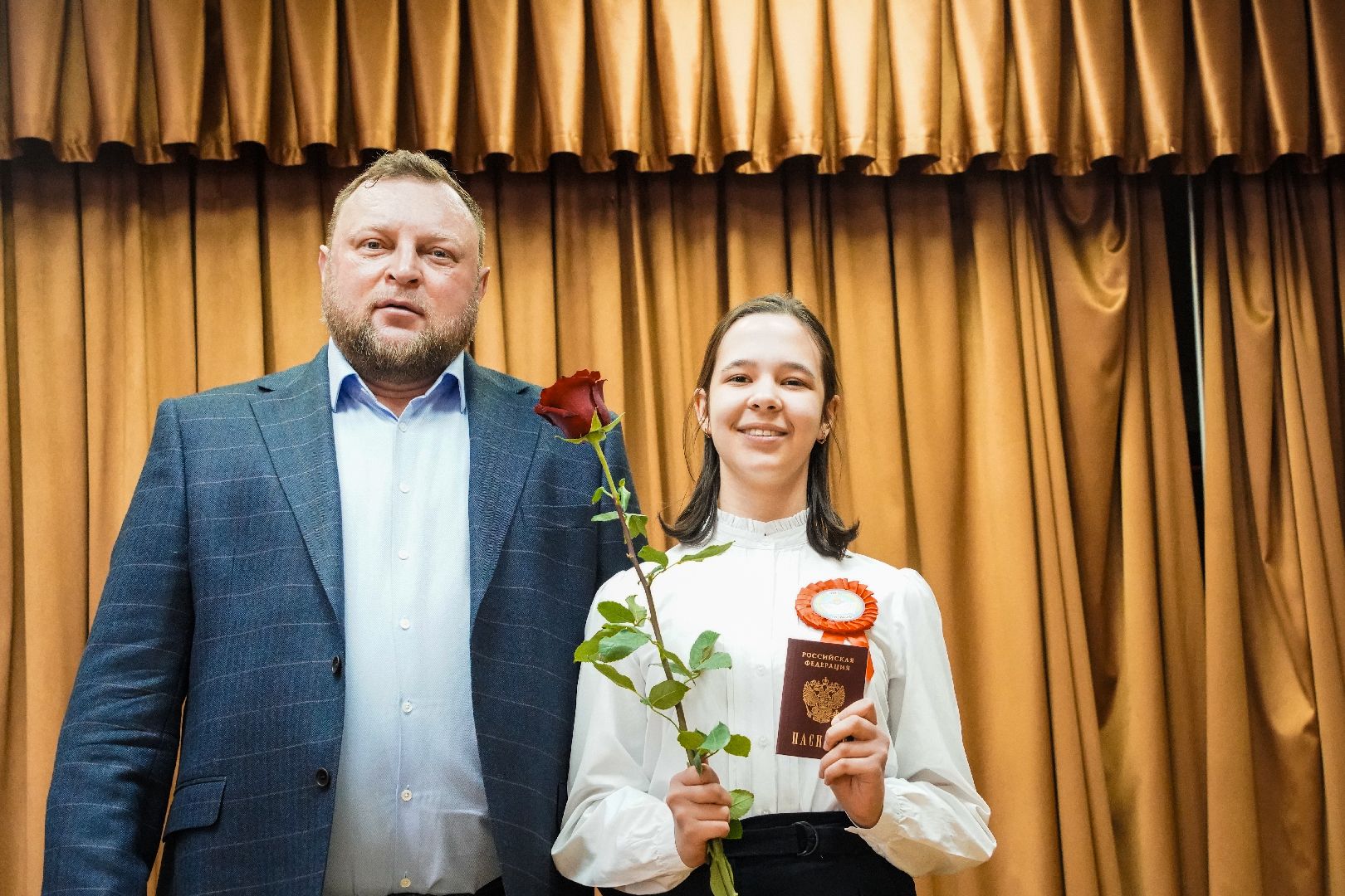 Рошаль, глава округа, Большая Шатура, вручение паспортов, паспорта РФ, граждане РФ, Рошальский лицей,