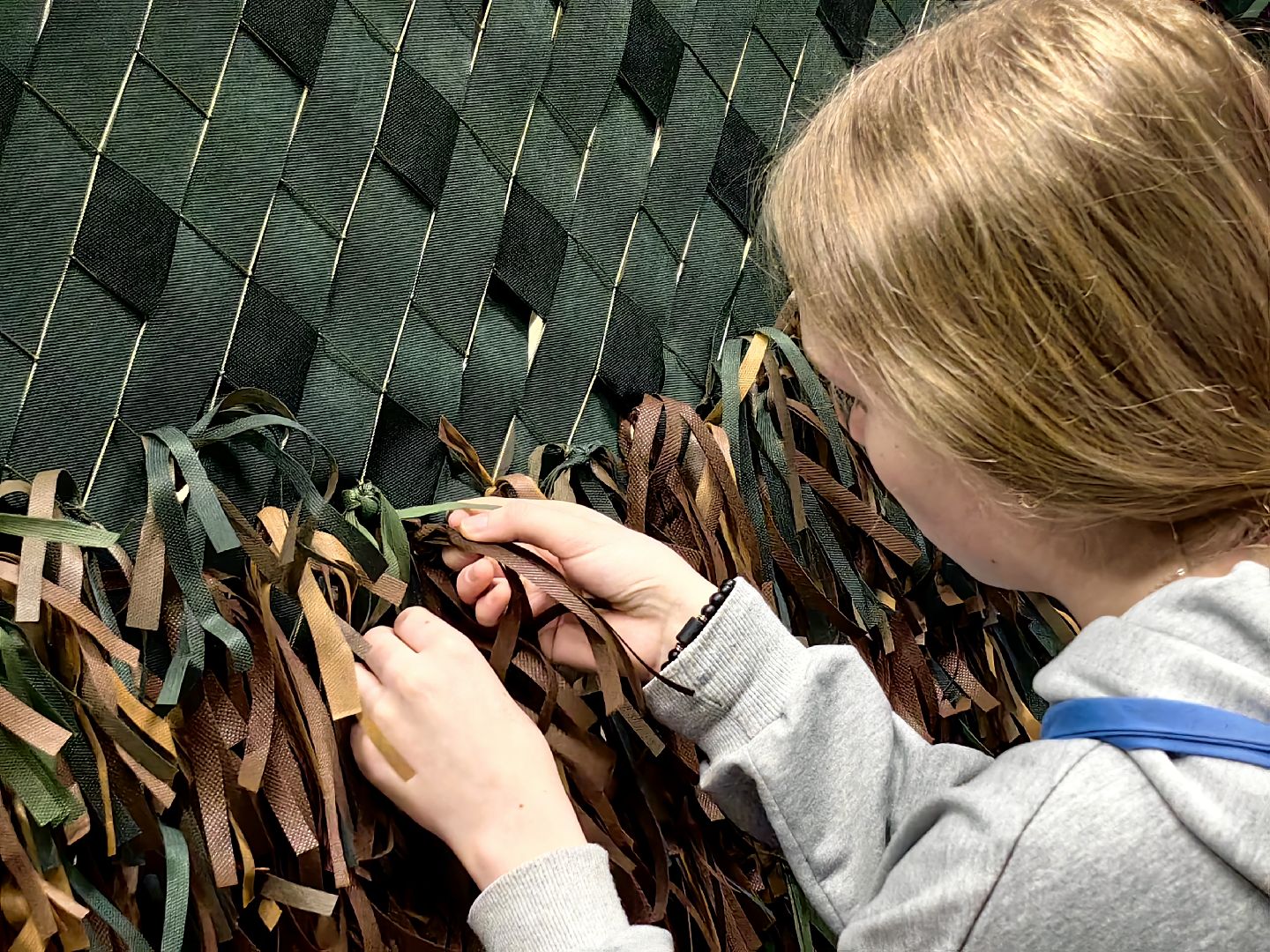 неделя добрых дел, маскировочные сети, школьники, благотворительая акция,