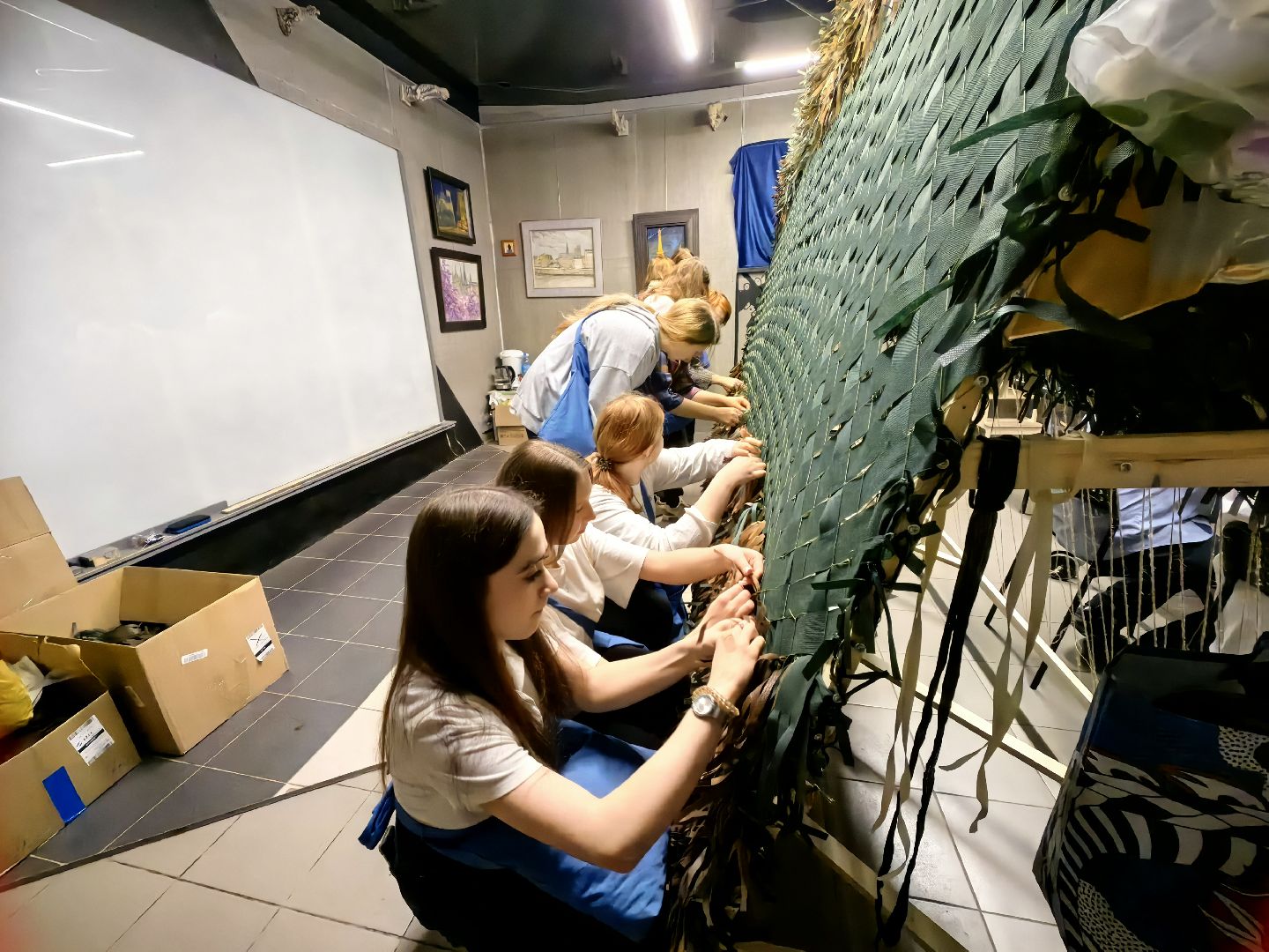 неделя добрых дел, маскировочные сети, школьники, благотворительая акция,