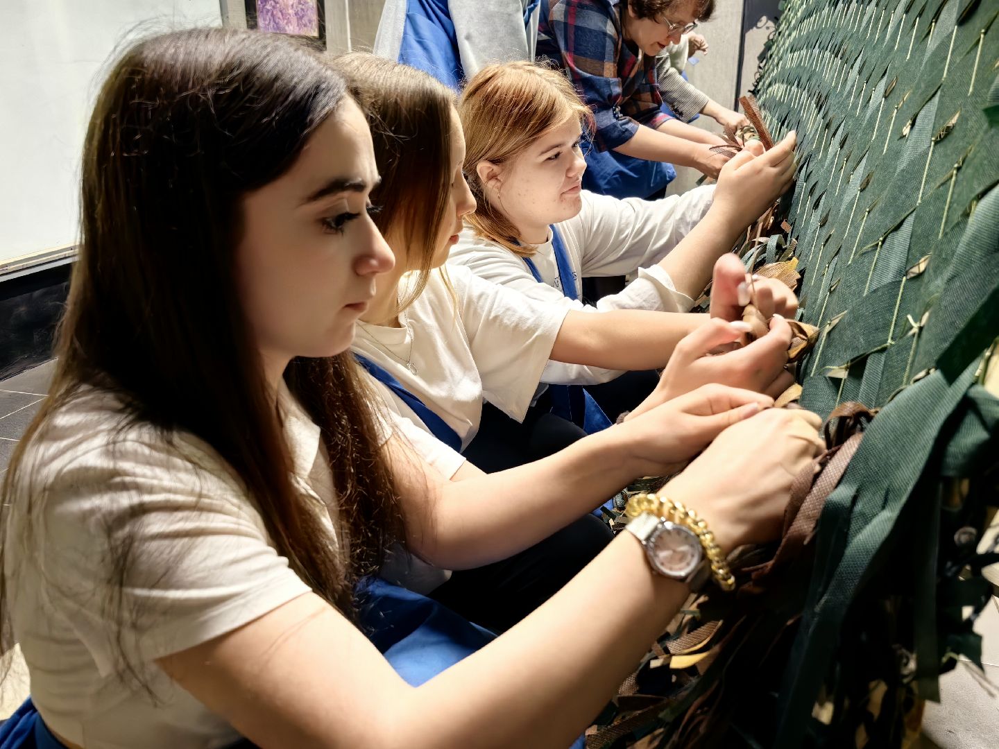 неделя добрых дел, маскировочные сети, школьники, благотворительая акция,