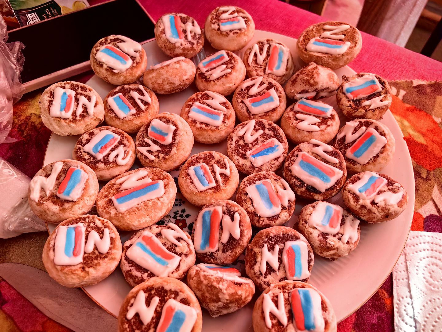 школа, неделя добрых дел в школе, пряники, роспись пряников,