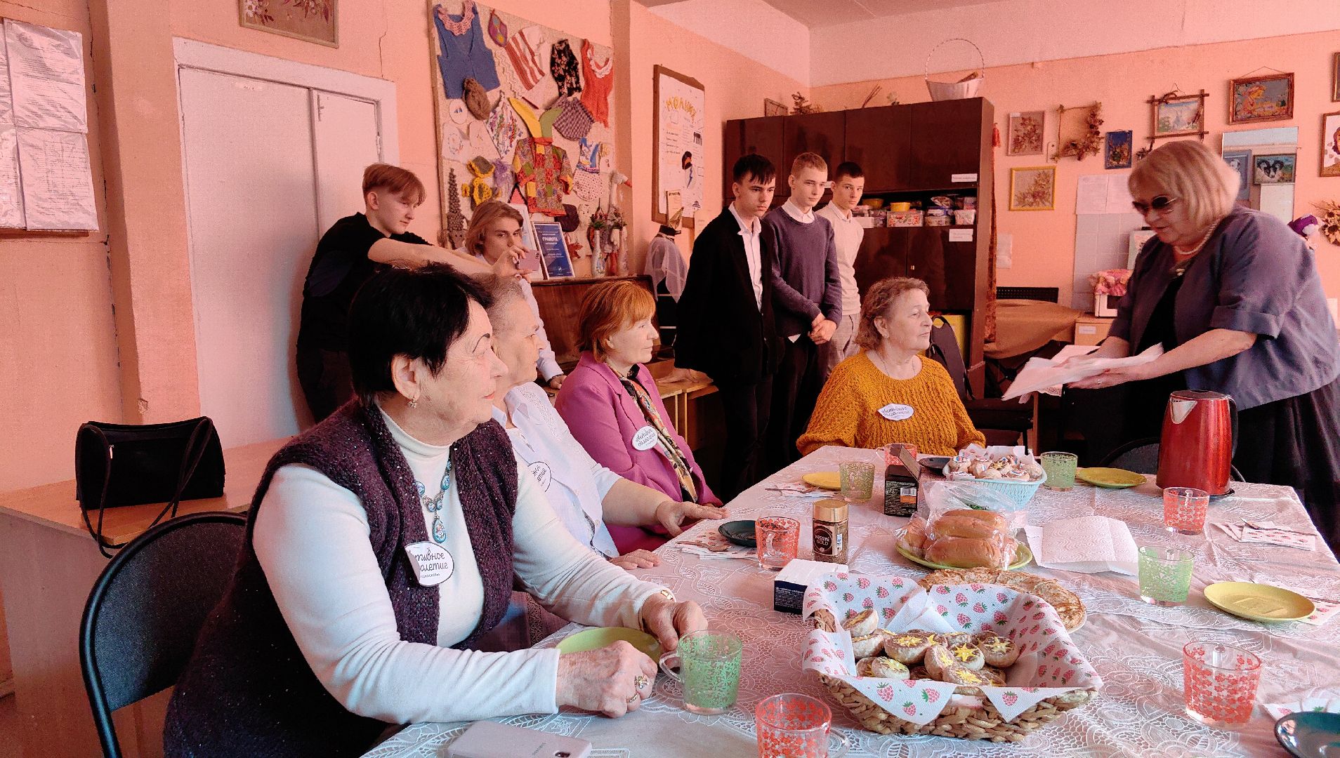 школа, неделя добрых дел в школе, пряники, роспись пряников,