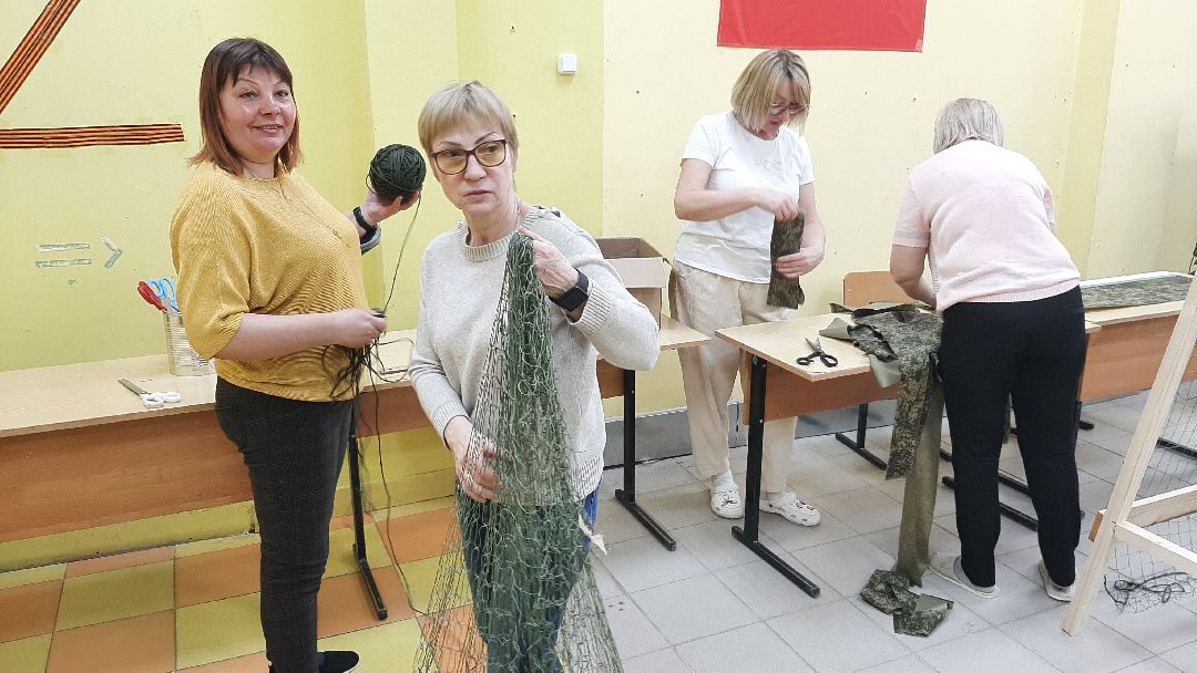 волонтеры, помощь людям,