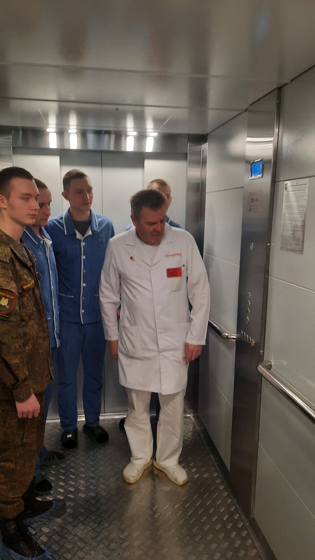 Наро-Фоминск, губернатор, лифты, военный госпиталь, глава Наро-Фоминска, военнослужащий, СВО, реабилитация