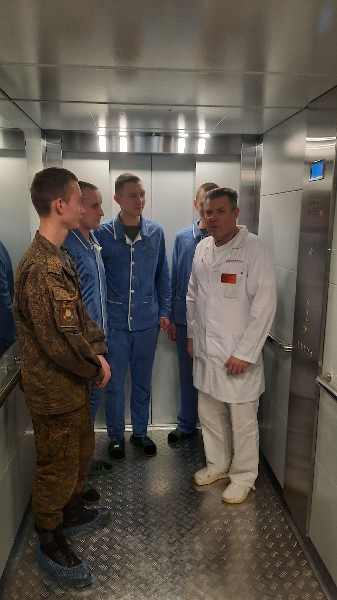 Наро-Фоминск, губернатор, лифты, военный госпиталь, глава Наро-Фоминска, военнослужащий, СВО, реабилитация