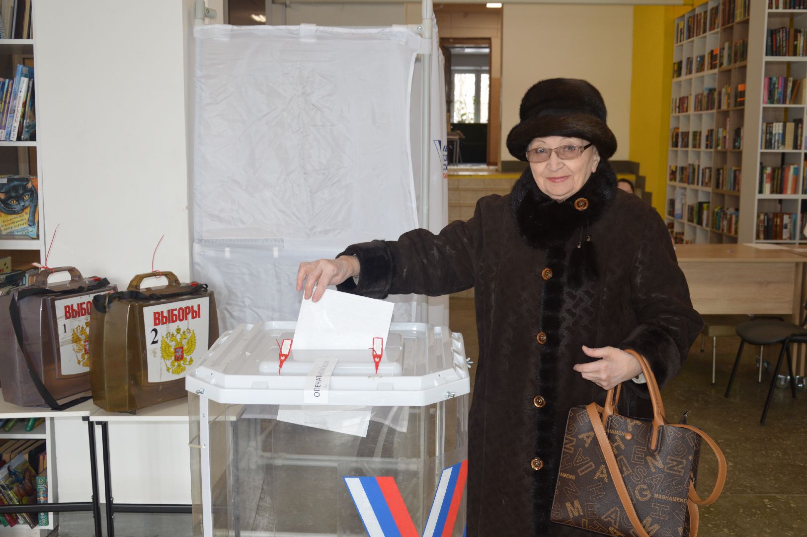 почетный гражданин города Шатуры, голосует на выборах, шатура, шатуравыбирает, выборы 2024, выборы президента, выборы президента россии,