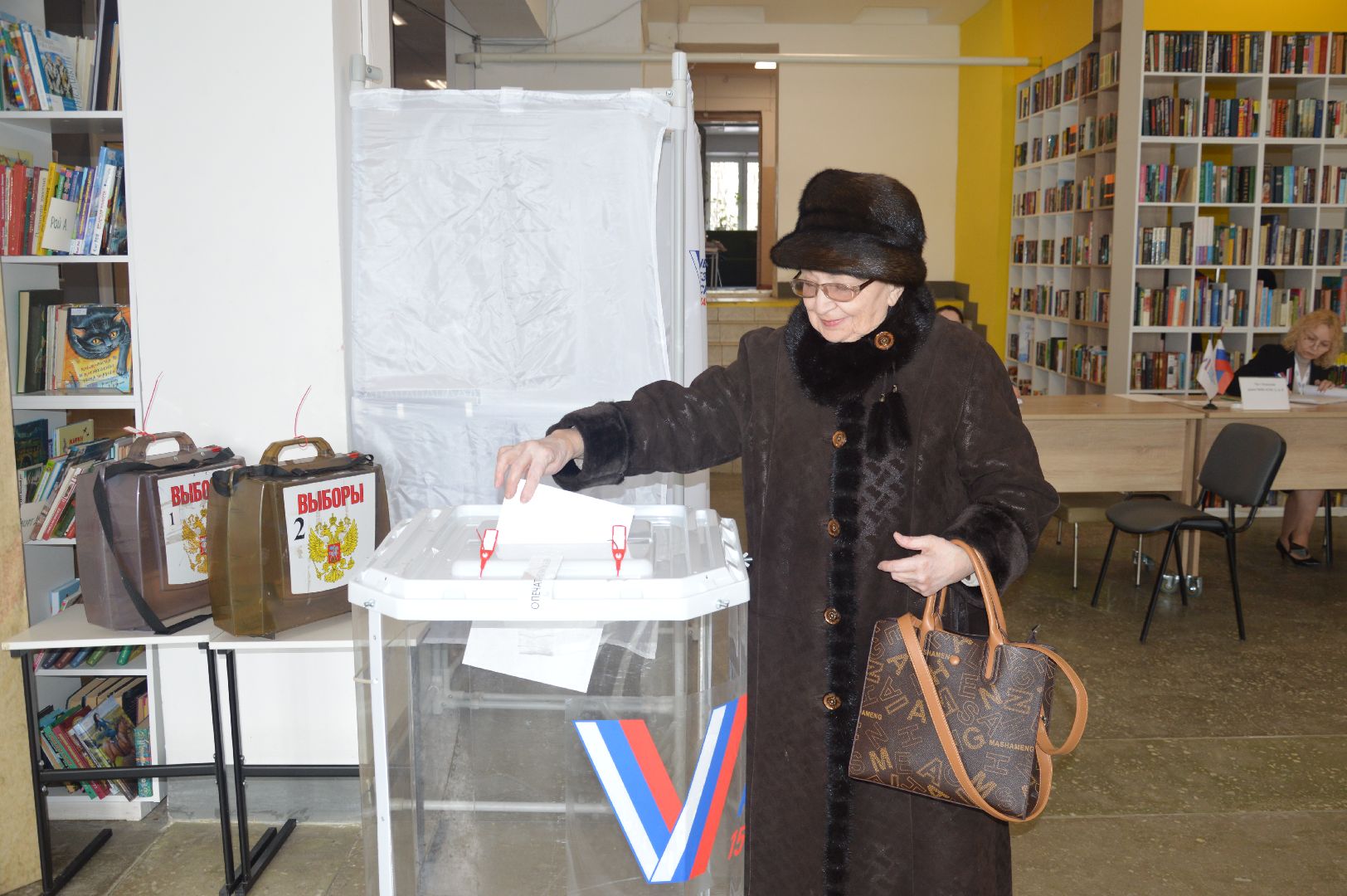 почетный гражданин города Шатуры, голосует на выборах, шатура, шатуравыбирает, выборы 2024, выборы президента, выборы президента россии,