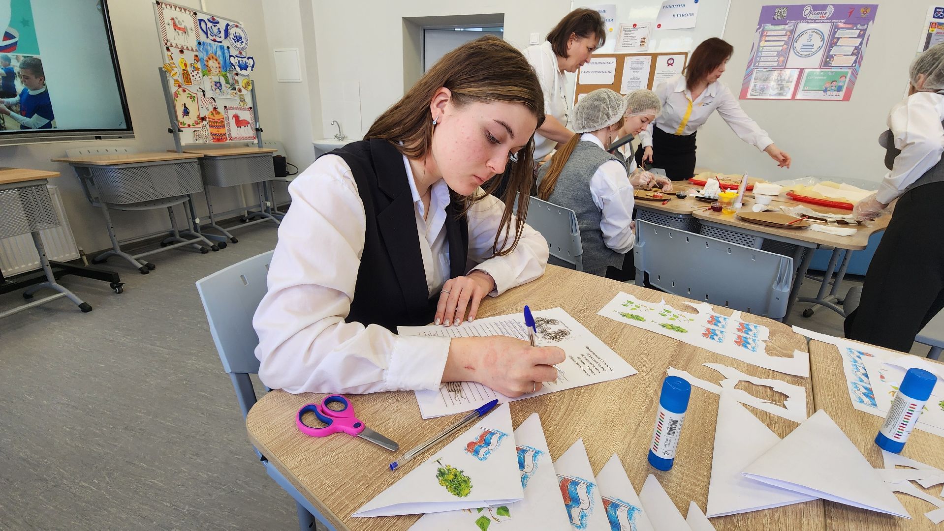 Солнечногорск, лицей 7, неделя добрых дел, школьники, помощь бойцам сво,