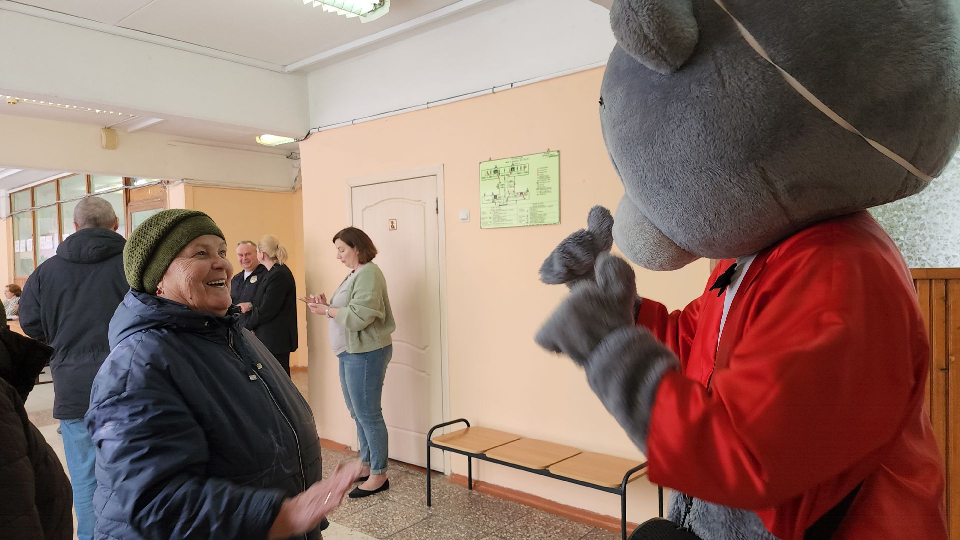 серпухов, подмосковье, выборы 2024, медведь на выборах,