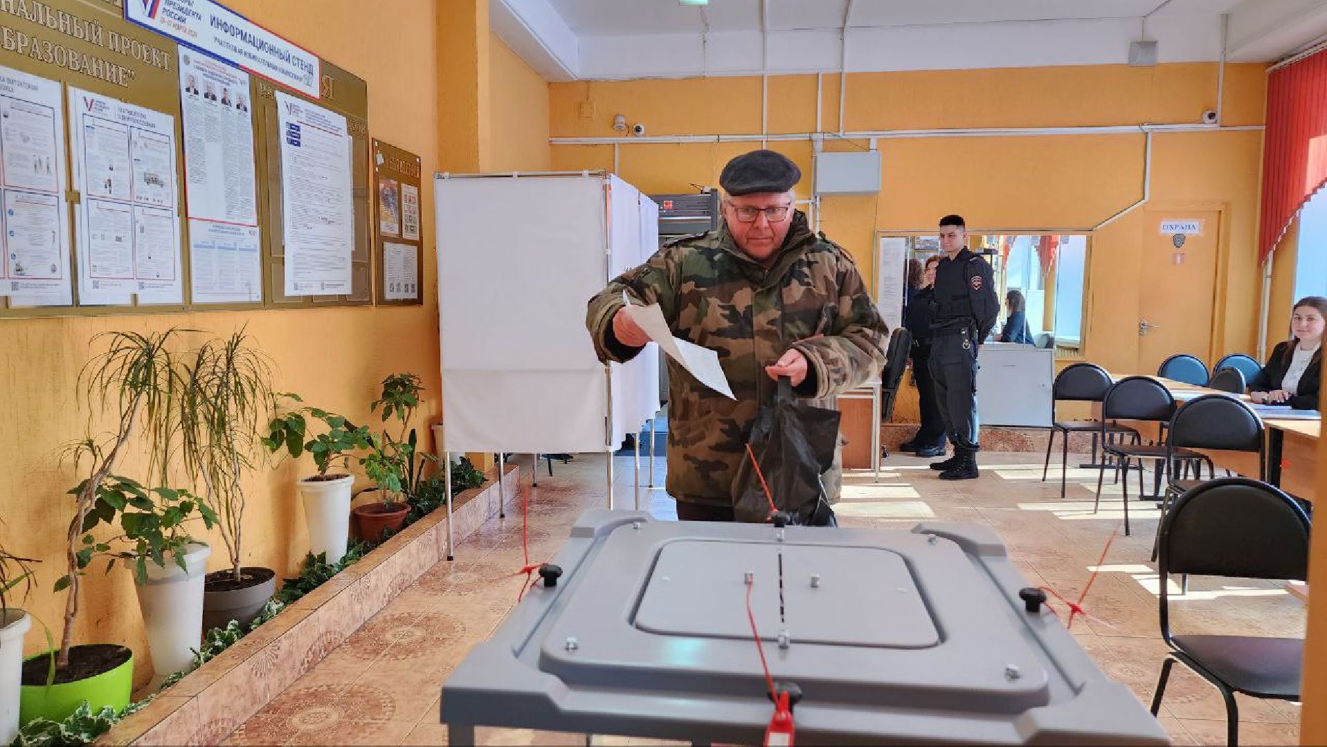 выборы, избирательные участки, глава городского округа люберцы владимир волков,