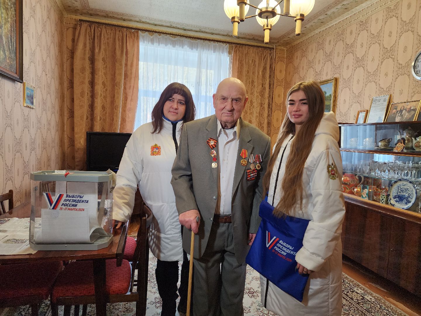 воскресенск, выборы президента 2024, голосование на дому, ветеран, жители, выборы 2024, выборы, выборы президента, выборы президента россии,