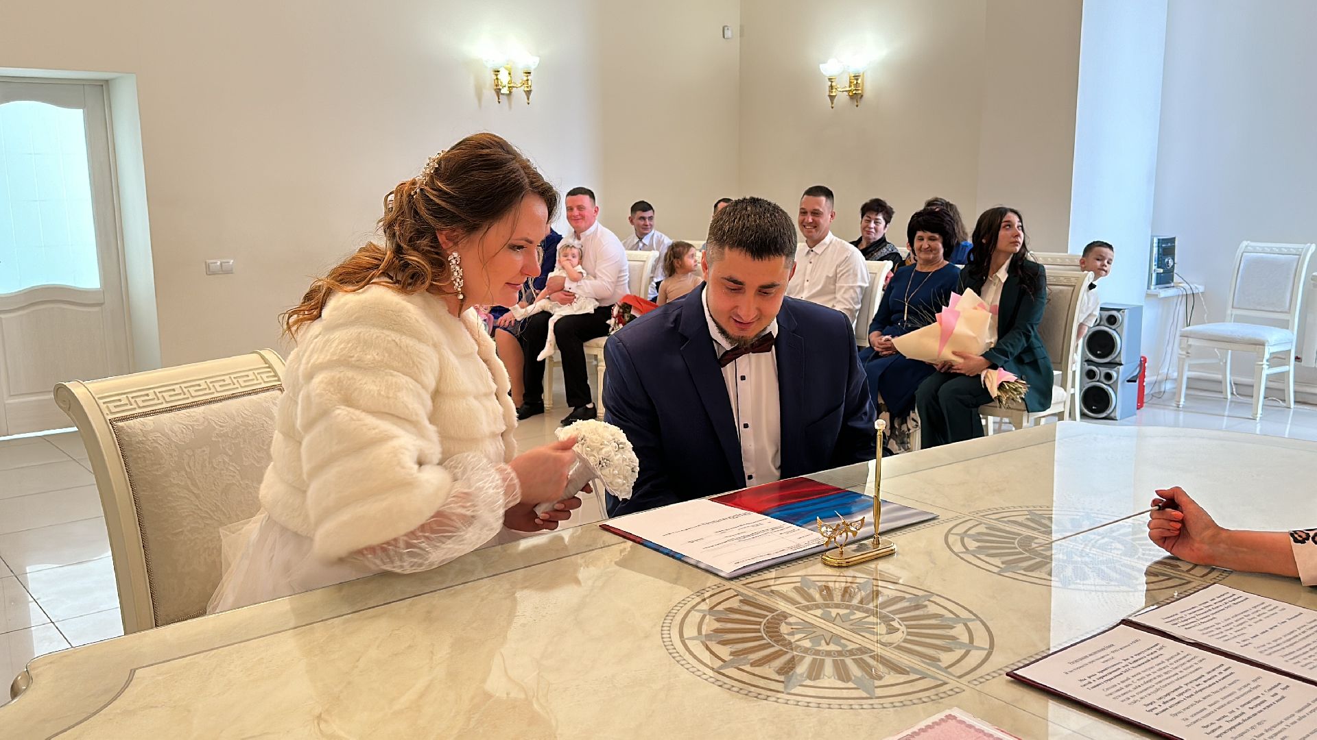 Клин, общество, люди, свадьба, выборы, голосование, выборы президента 2024,