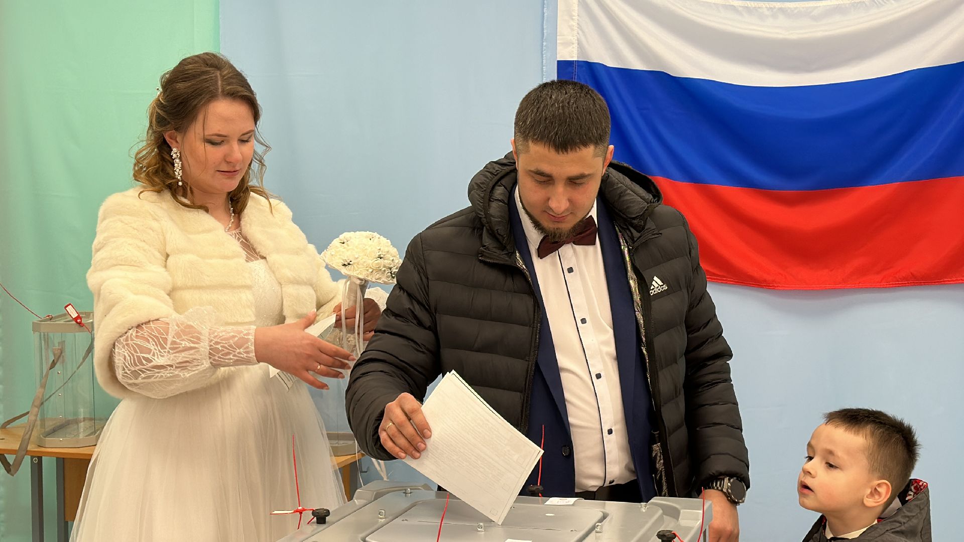 Клин, общество, люди, свадьба, выборы, голосование, выборы президента 2024,