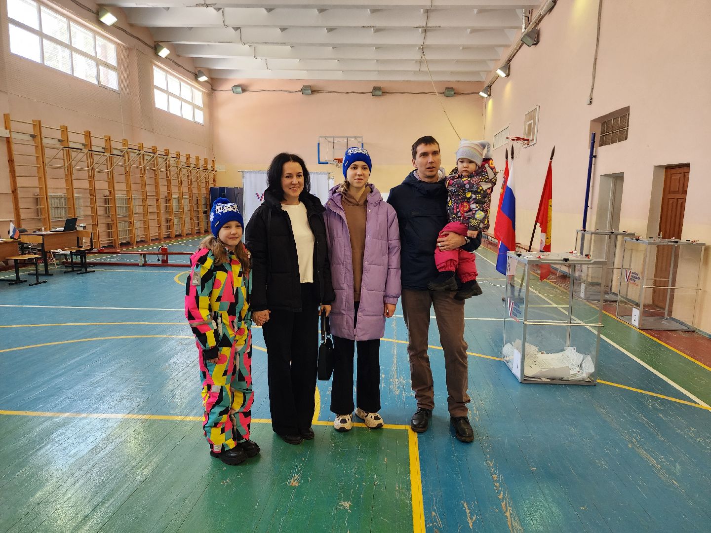 серпухов, выборы президента 2024, гимназия №1, большой ударный переулок, многодетная семья, выборы, выборы 2024, выборы президента, выборы президента россии,