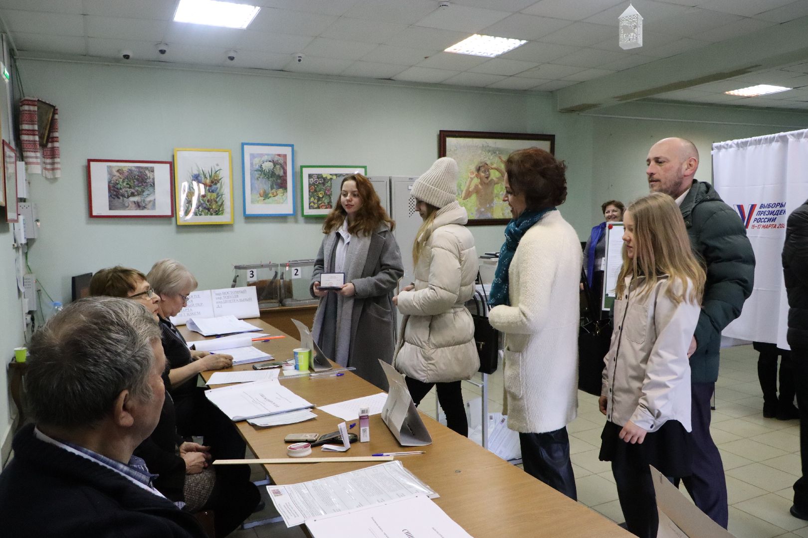 Серебряные Пруды, голосуем всей семьей, многодетные семьи Серебряных Прудов, выборы Президента РФ, голосование 2024,