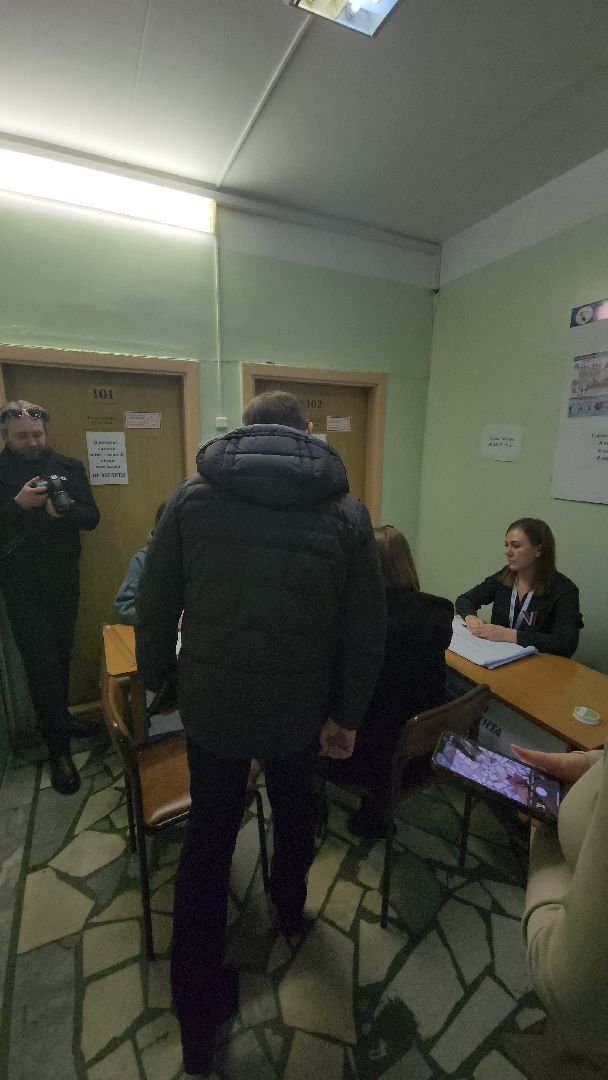 выборы президента 2024, голосование 2024, УИК 618, Дзержинского 14, физкультурный диспансер, председатель совета депутатов, Юрий Прохоров,