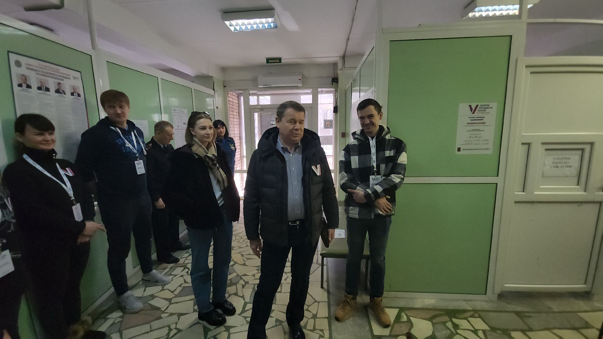 выборы президента 2024, голосование 2024, УИК 618, Дзержинского 14, физкультурный диспансер, председатель совета депутатов, Юрий Прохоров,