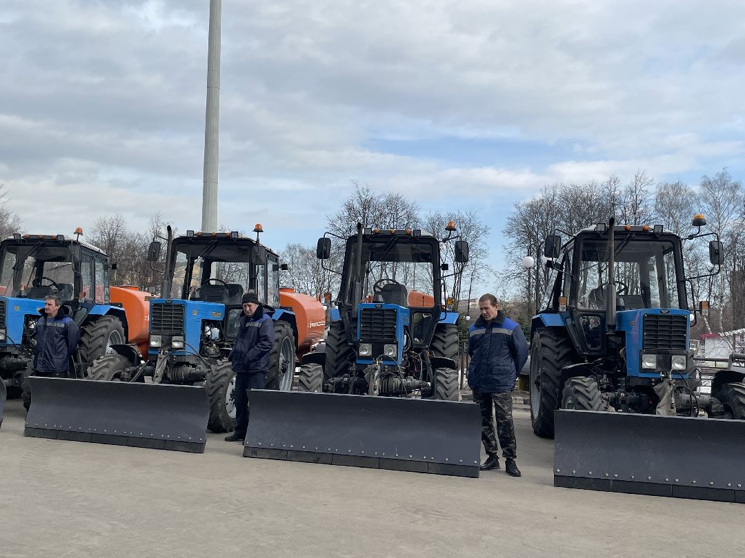 Техника, трактор, ЖКХ