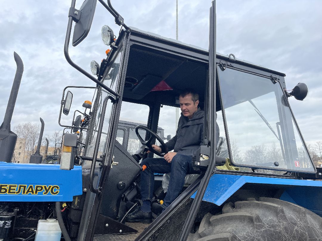 Техника, трактор, ЖКХ