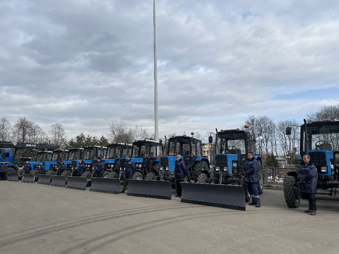 Техника, трактор, ЖКХ