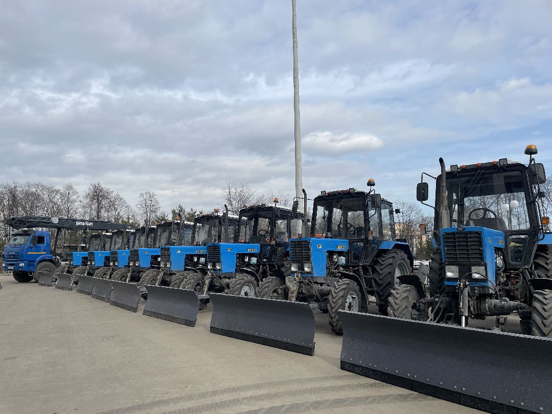 Техника, трактор, ЖКХ