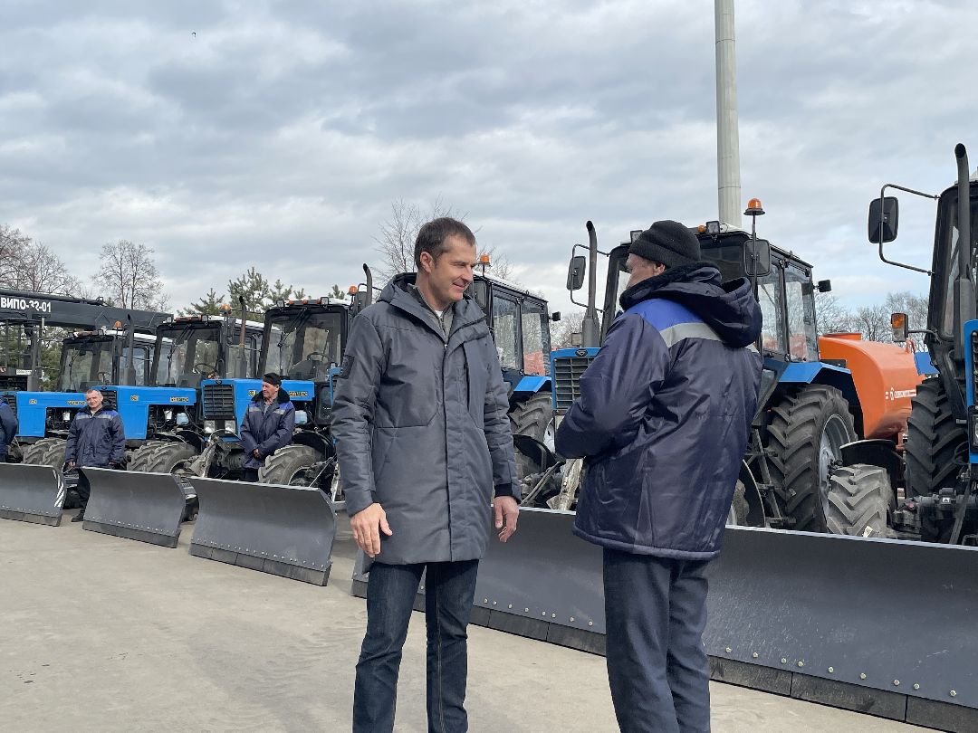 Техника, трактор, ЖКХ