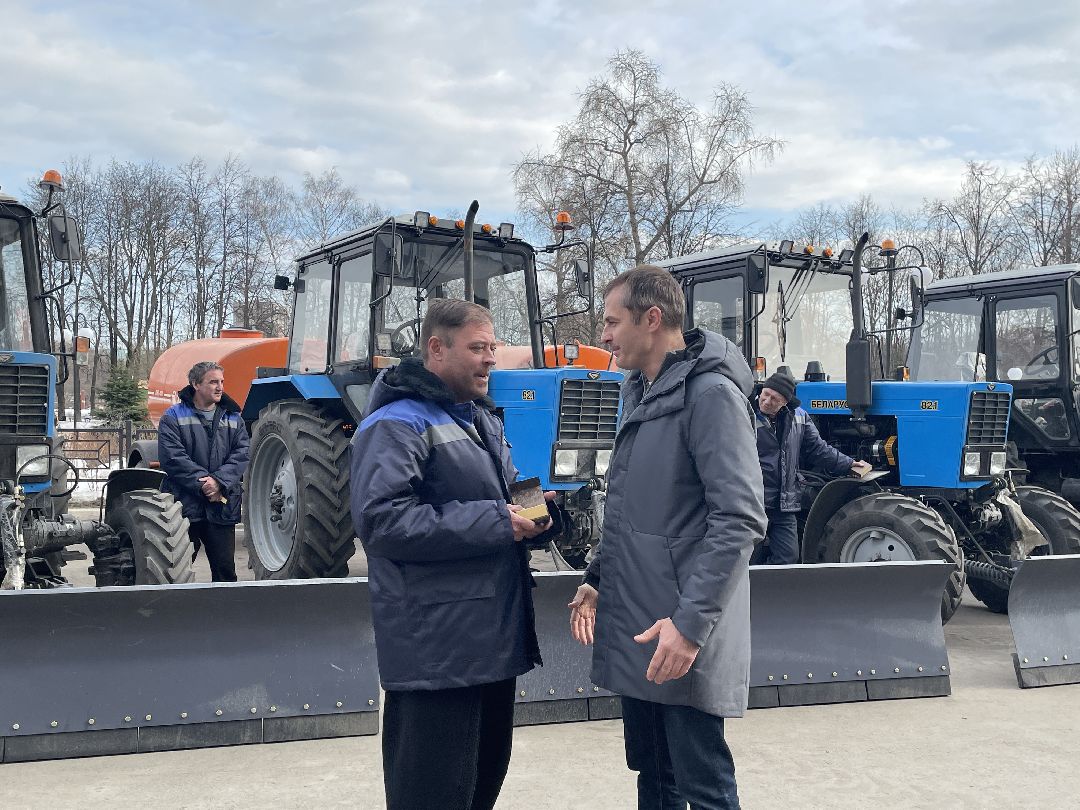 Техника, трактор, ЖКХ