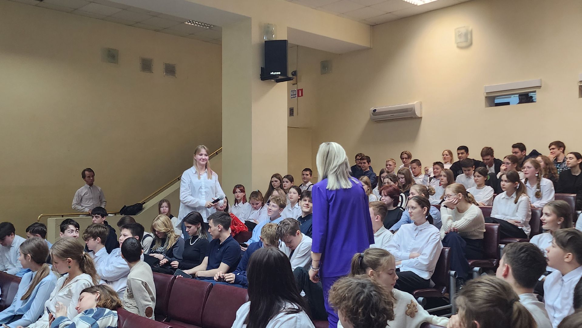 Подмосковье, Домодедово, Психолог, психологический тренинг, психология, Ассоциация психологов Подмосковья, Гимназия 5, встреча с молодежью, школа, Школьники, открытый диалог,