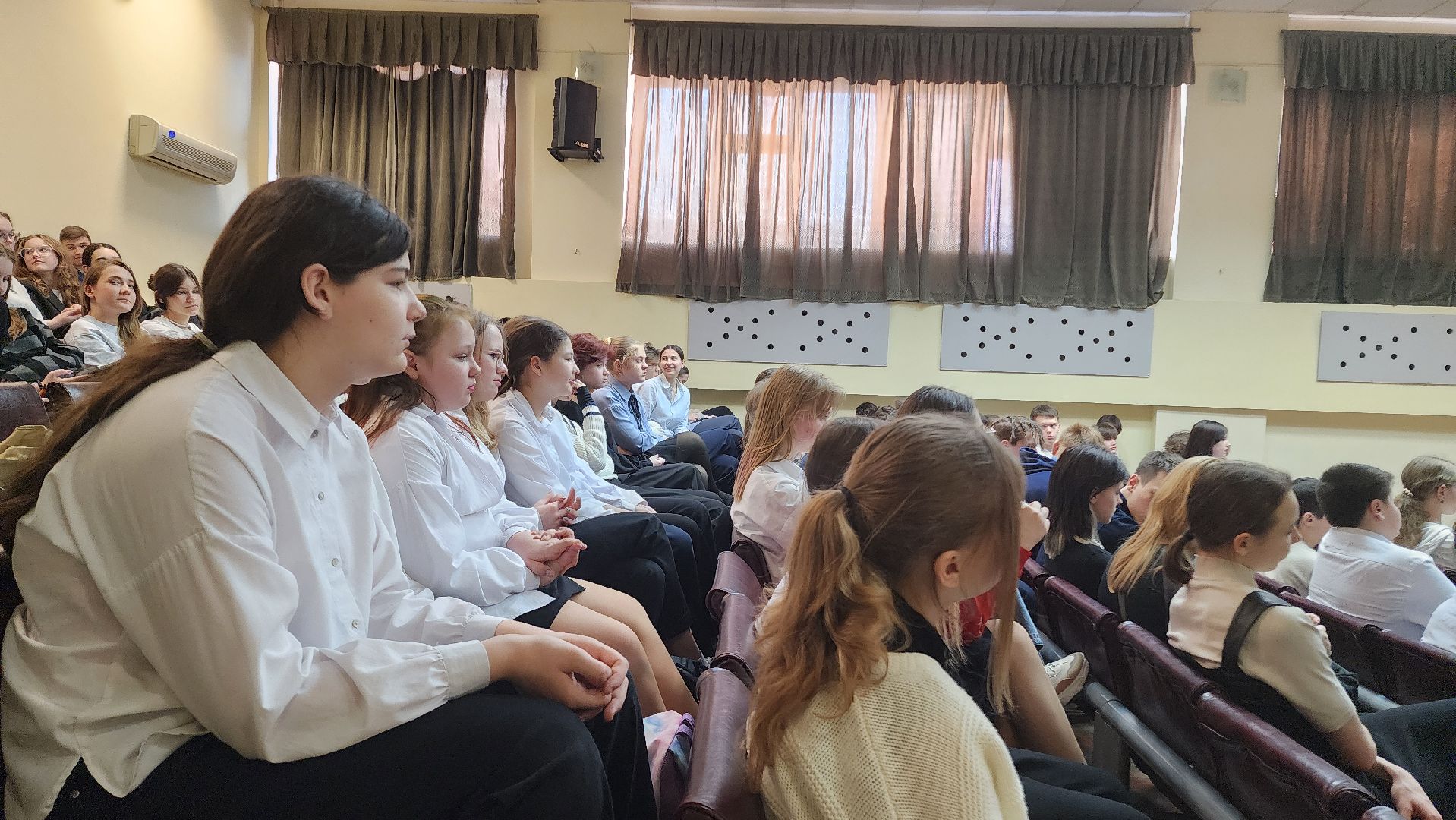 Подмосковье, Домодедово, Психолог, психологический тренинг, психология, Ассоциация психологов Подмосковья, Гимназия 5, встреча с молодежью, школа, Школьники, открытый диалог,