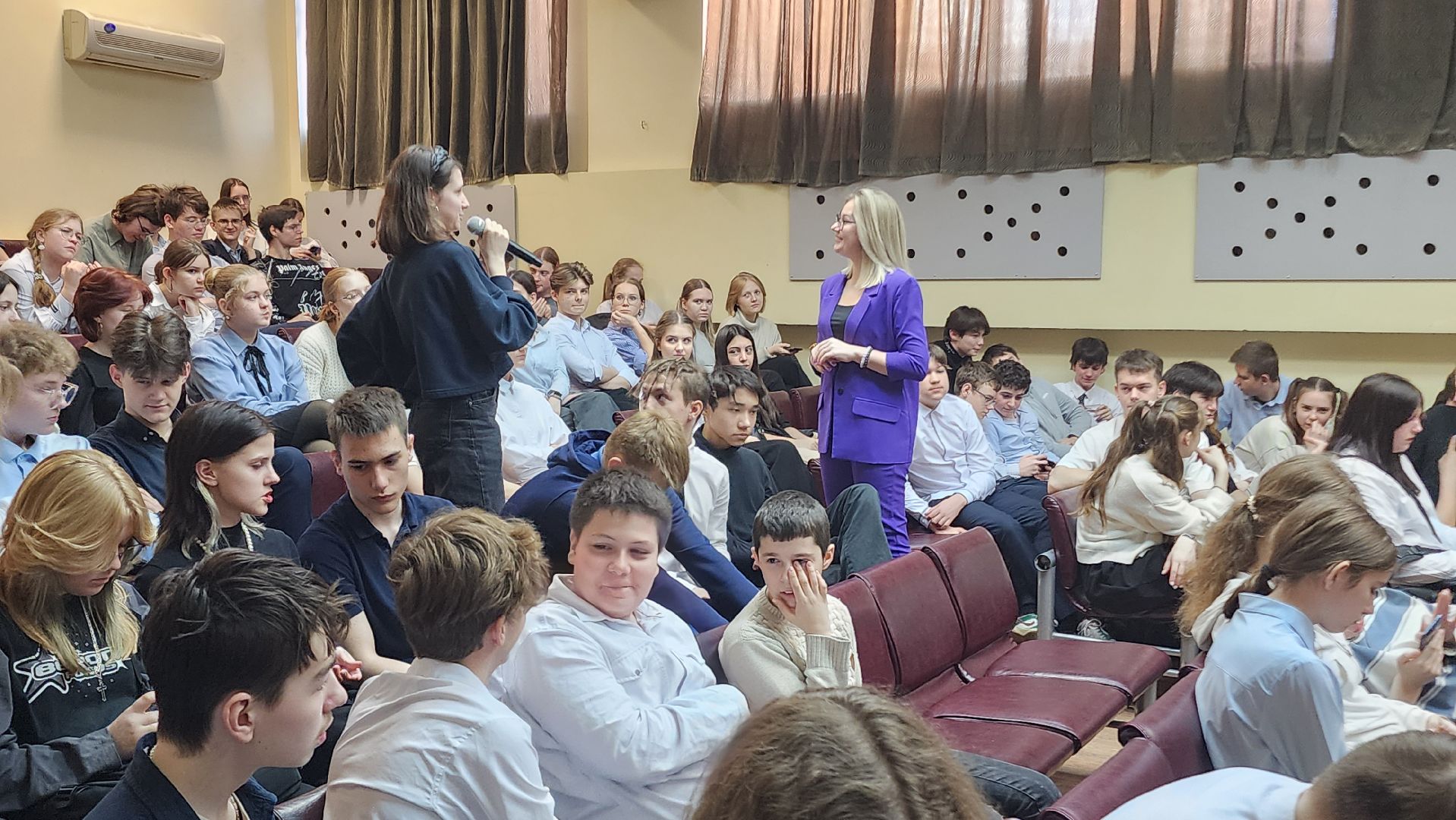 Подмосковье, Домодедово, Психолог, психологический тренинг, психология, Ассоциация психологов Подмосковья, Гимназия 5, встреча с молодежью, школа, Школьники, открытый диалог,