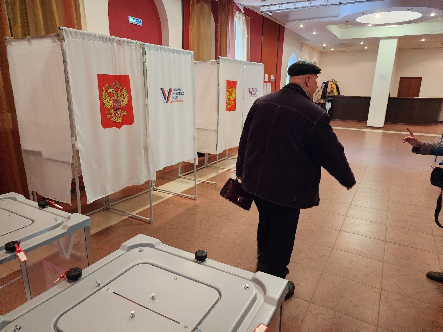 серпухов, выборы президента 2024, клубный переулок, УИК 2878, певица, выборы, выборы 2024, выборы президента 2024, выборы президента россии,