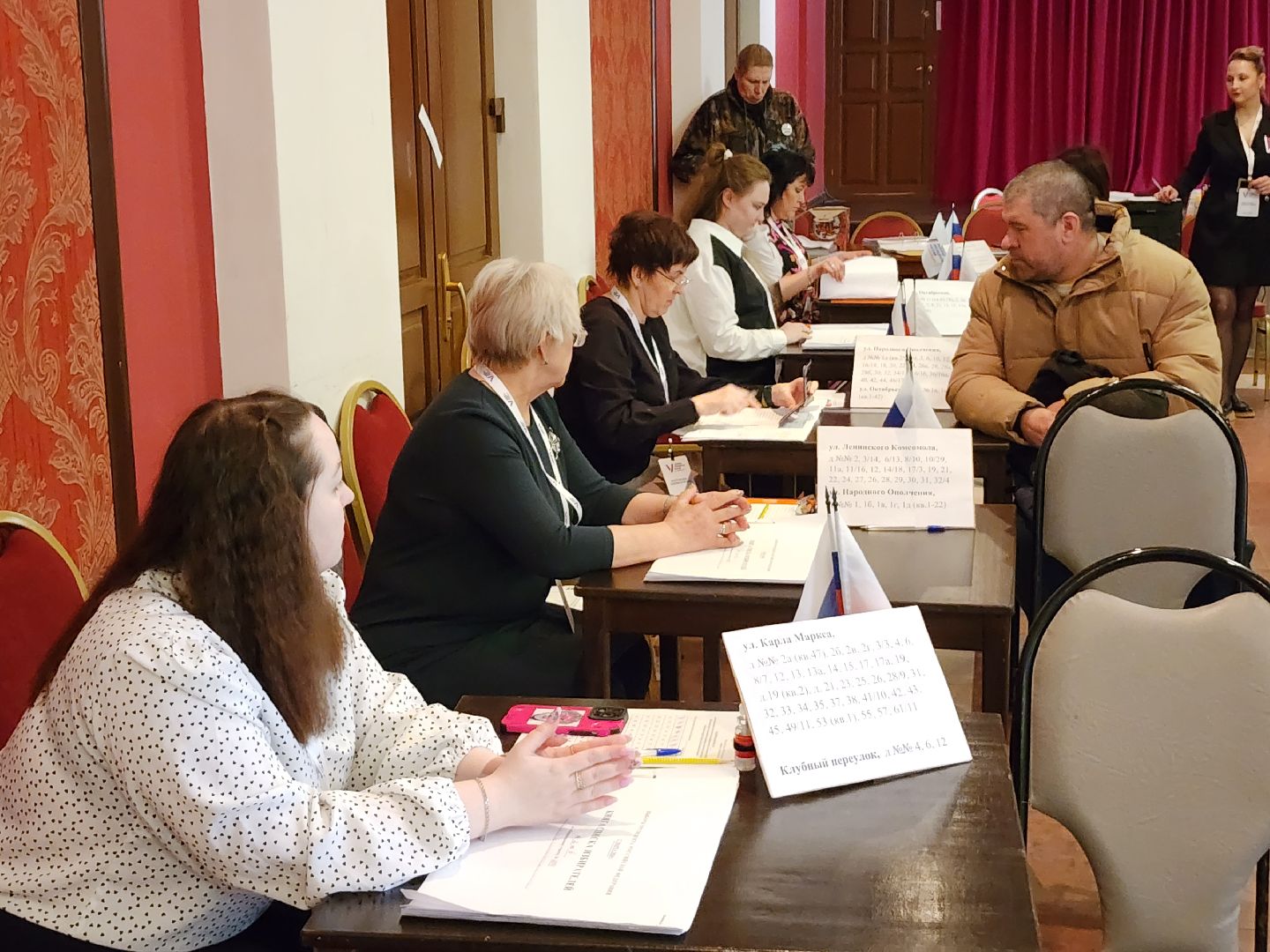 серпухов, выборы президента 2024, клубный переулок, УИК 2878, певица, выборы, выборы 2024, выборы президента 2024, выборы президента россии,