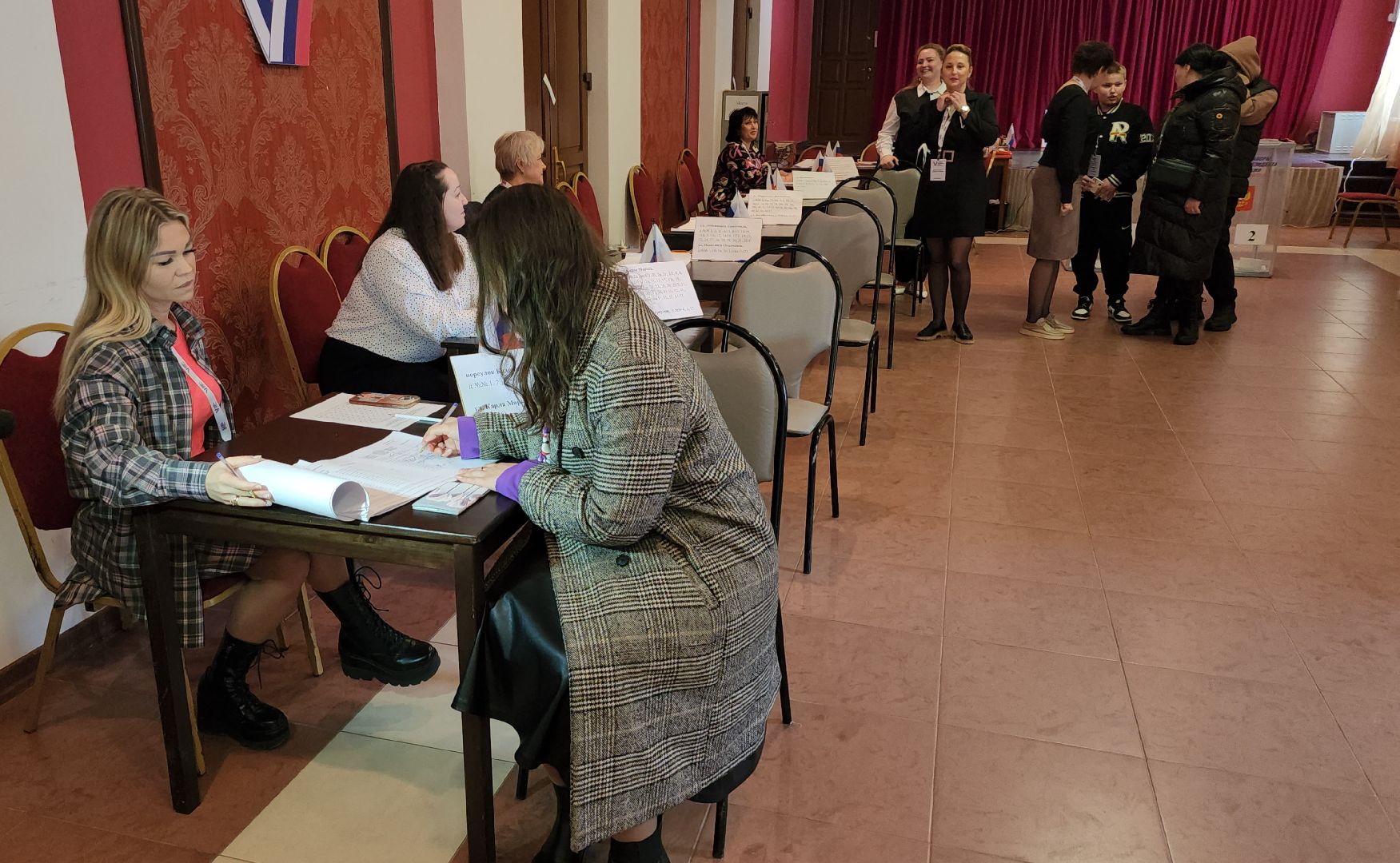 серпухов, выборы президента 2024, клубный переулок, УИК 2878, певица, выборы, выборы 2024, выборы президента 2024, выборы президента россии,