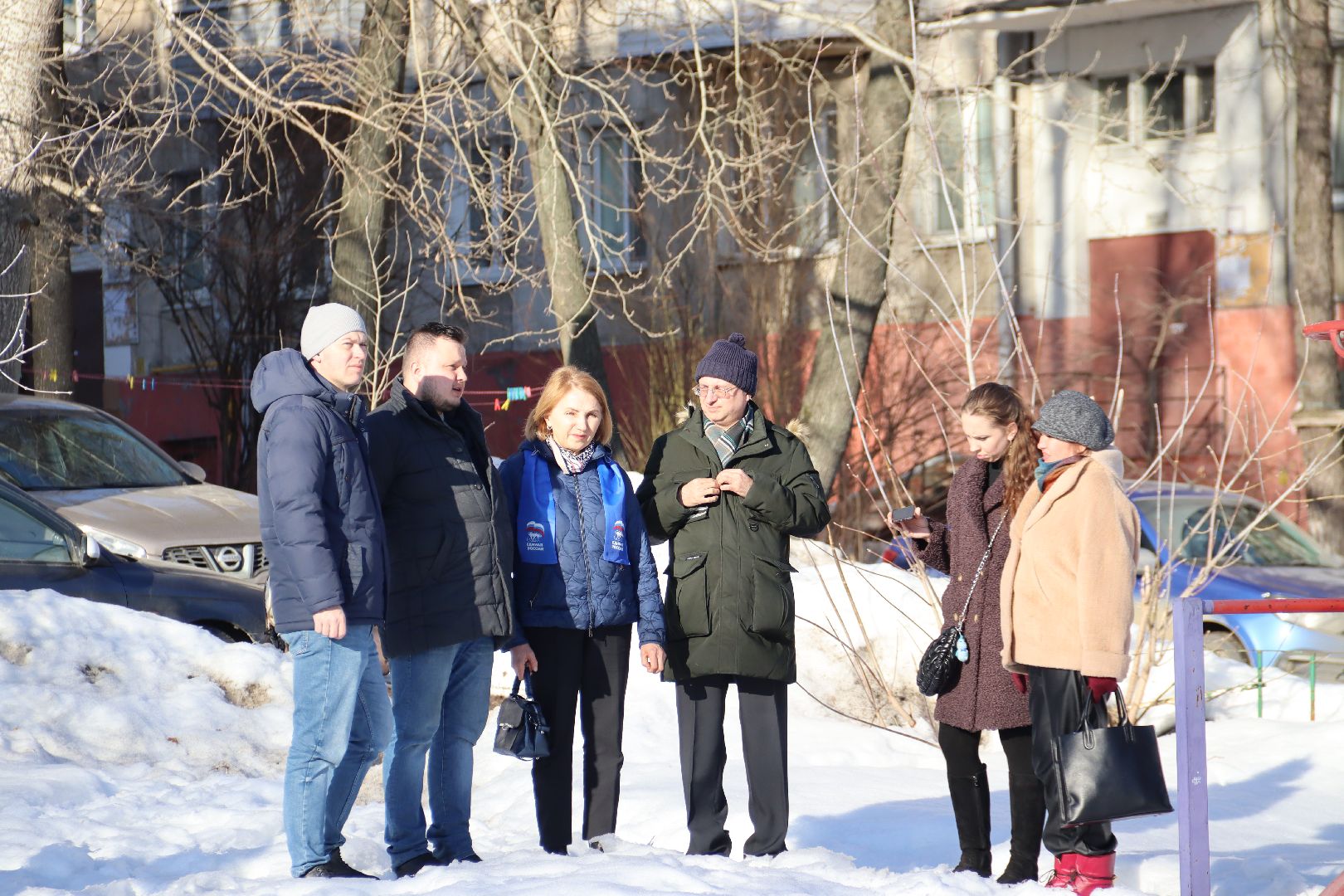 обсуждение с жителями, детская площадка,