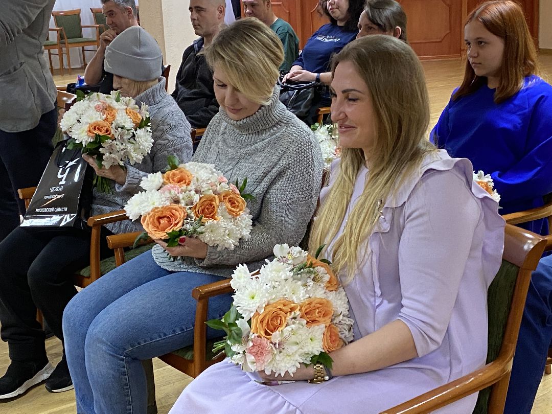 Чехов, паспорт, Луганск