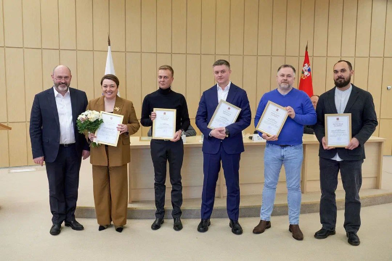 ДПМО, Дом правительства Московской области, РИАМО, Региональное информационное агентство Московской области, проект Собкоры портала Региональное информационное агентство Московской области РИАМО, проект Собкоры РИАМО, Министр жилищно-коммунального хозяйства Московской области Антон Велиховский, Ксения Андрианова-Карцева, руководитель проекта Собкоры РИАМО Ксения Андрианова-Карцева, Красногорск, ЖКХ, награждение,Вице-губернатор Московской области Евгений Хромушин, Глава телеканала 360 Алексей Каклюгин,