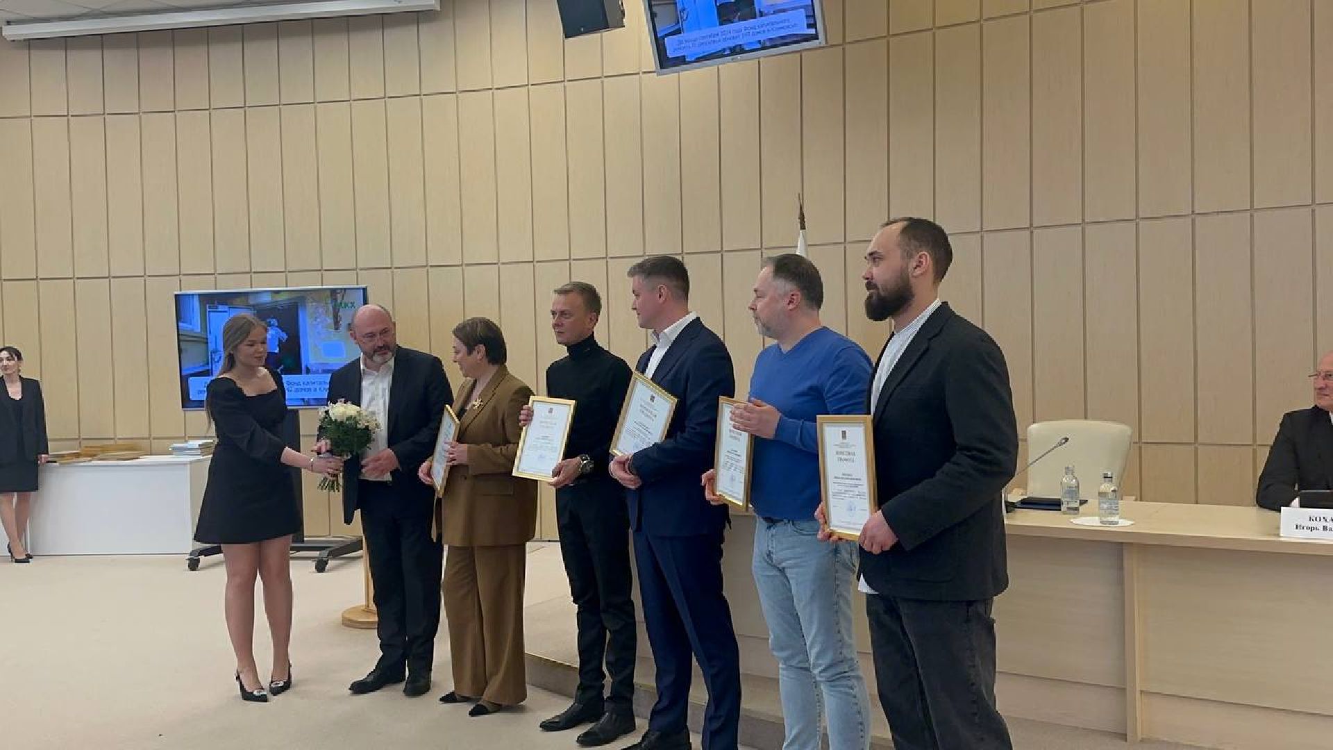 ДПМО, Дом правительства Московской области, РИАМО, Региональное информационное агентство Московской области, проект Собкоры портала Региональное информационное агентство Московской области РИАМО, проект Собкоры РИАМО, Министр жилищно-коммунального хозяйства Московской области Антон Велиховский, Ксения Андрианова-Карцева, руководитель проекта Собкоры РИАМО Ксения Андрианова-Карцева, Красногорск, ЖКХ, награждение,Вице-губернатор Московской области Евгений Хромушин, Глава телеканала 360 Алексей Каклюгин,