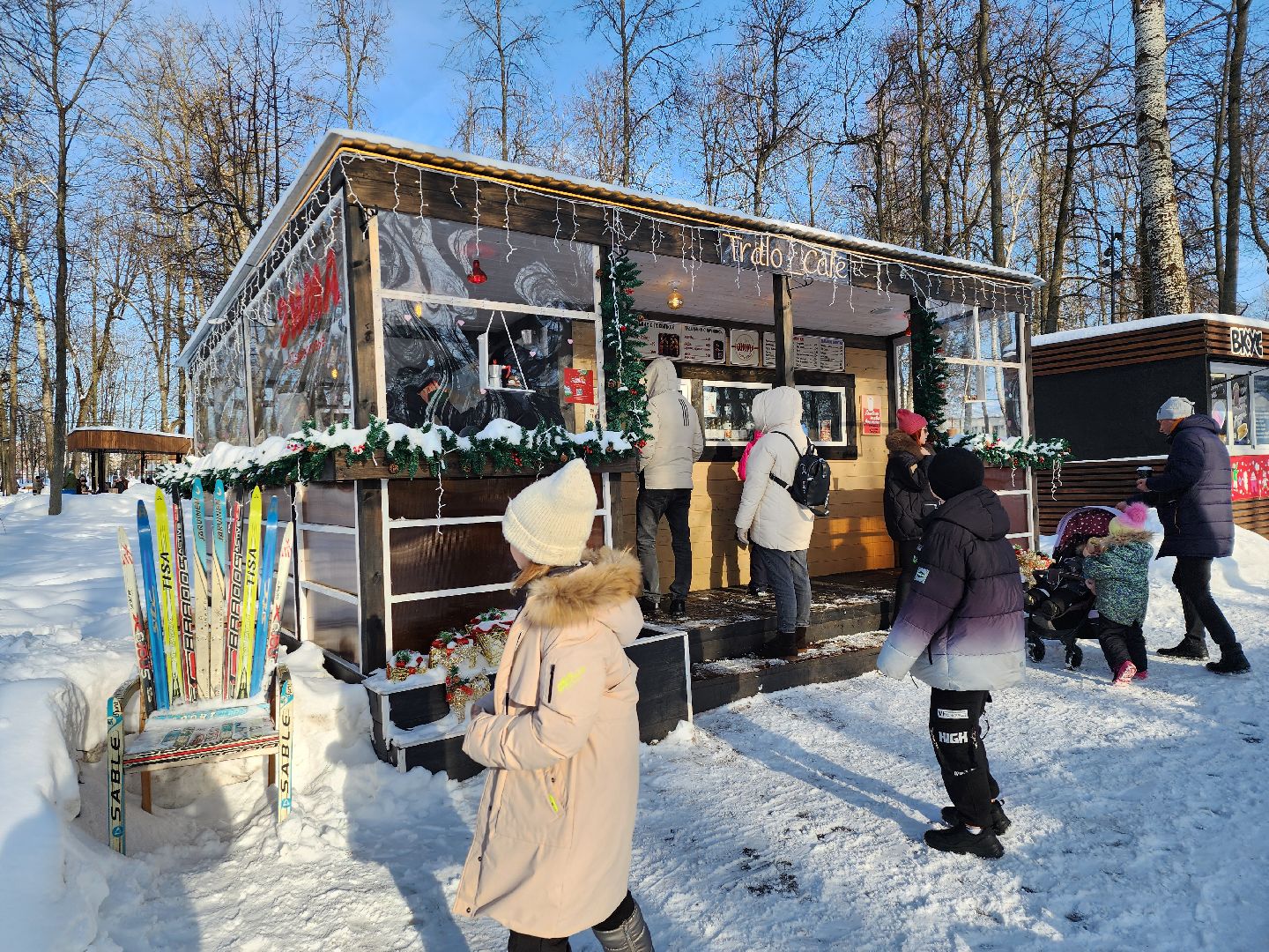 серпухов, подмосковье, парк имени олега степанова, кафе в парке, еда,