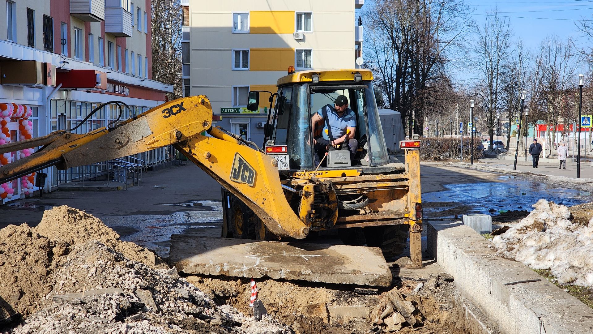 кашира, авария, теплоснабжение, трубопровод, аварийный ремонт, муп теплосеть, горячая вода,