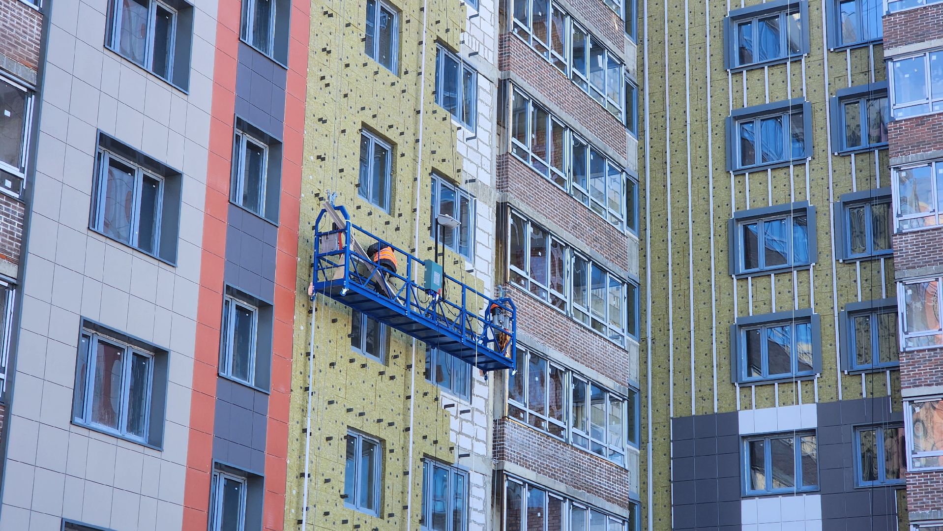 кашира, строительство, жк радужный, новостройка, вентилируемый фасад, керамогранит,