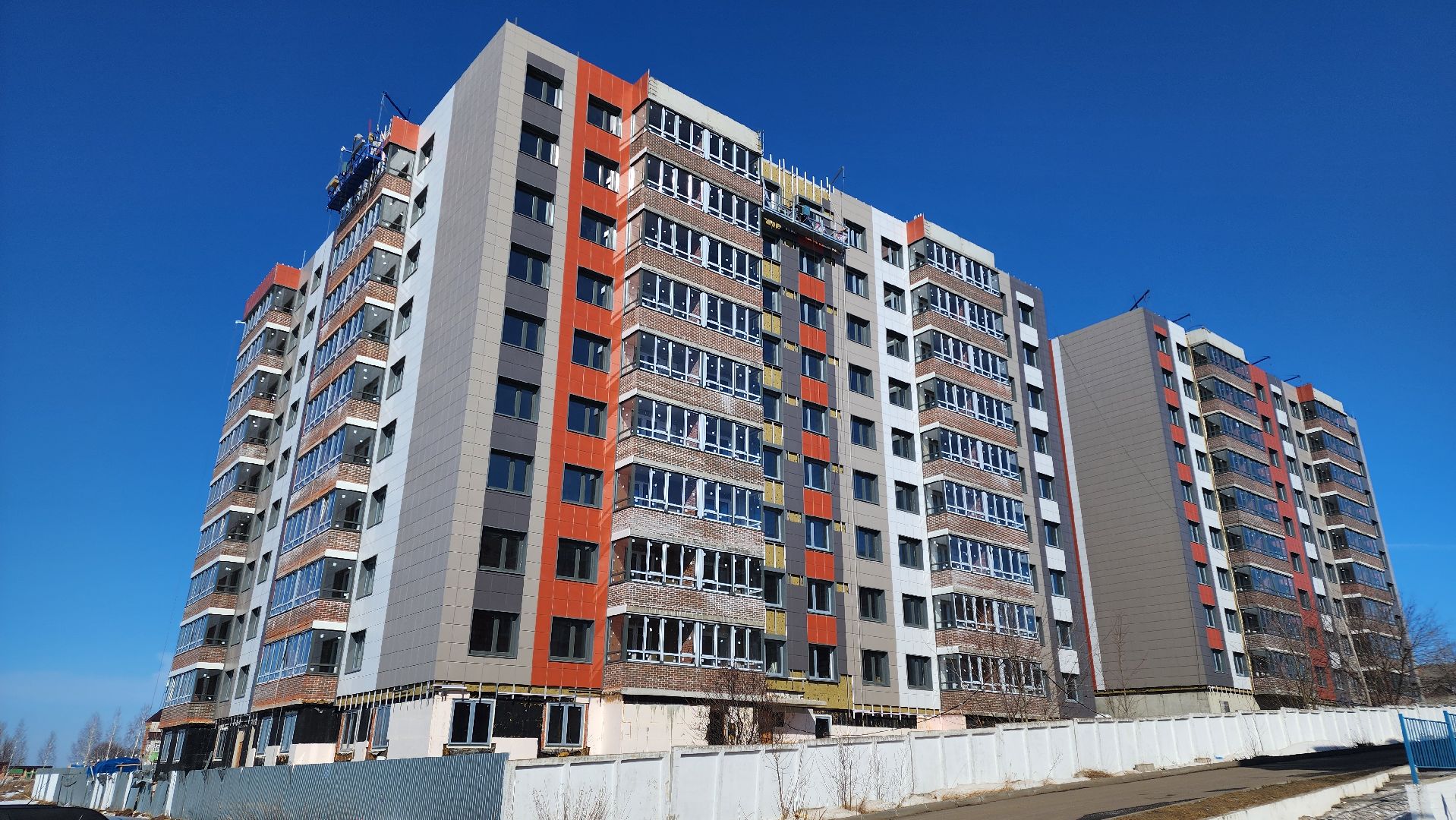 кашира, строительство, жк радужный, новостройка, вентилируемый фасад, керамогранит,