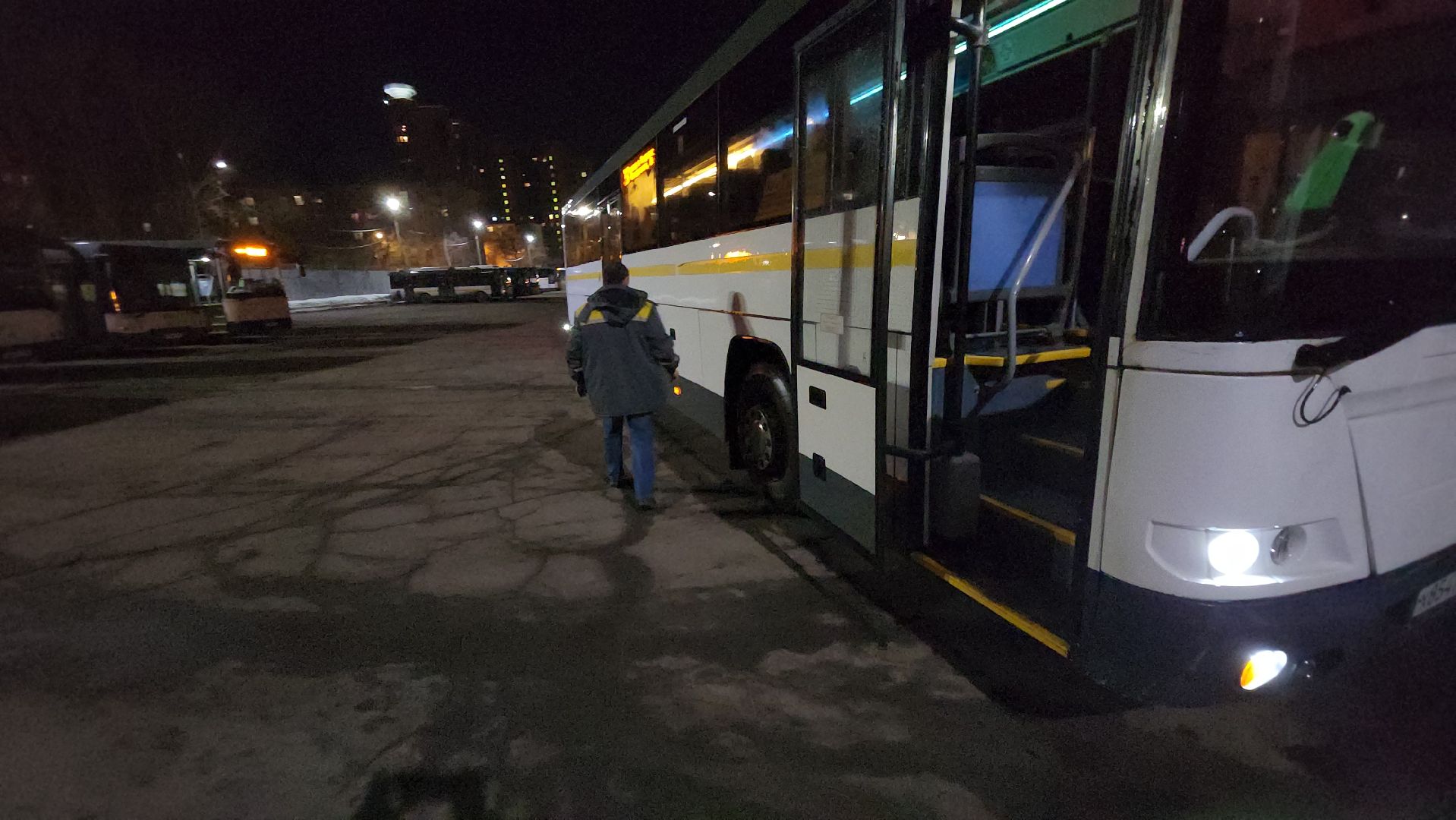 водитель автобуса, рюкзак, деньги, пассжир, находка, аэропорт Жуковский, Артем Хрзоян,