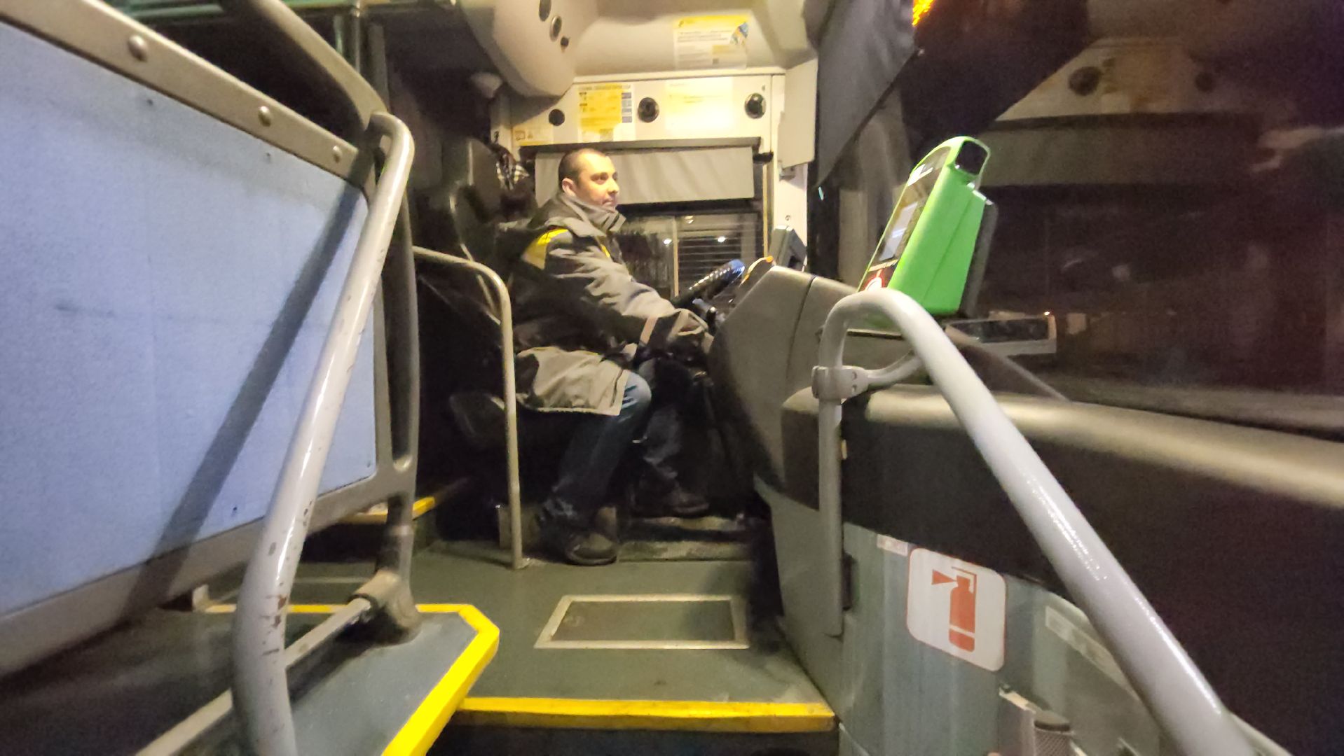 водитель автобуса, рюкзак, деньги, пассжир, находка, аэропорт Жуковский, Артем Хрзоян,