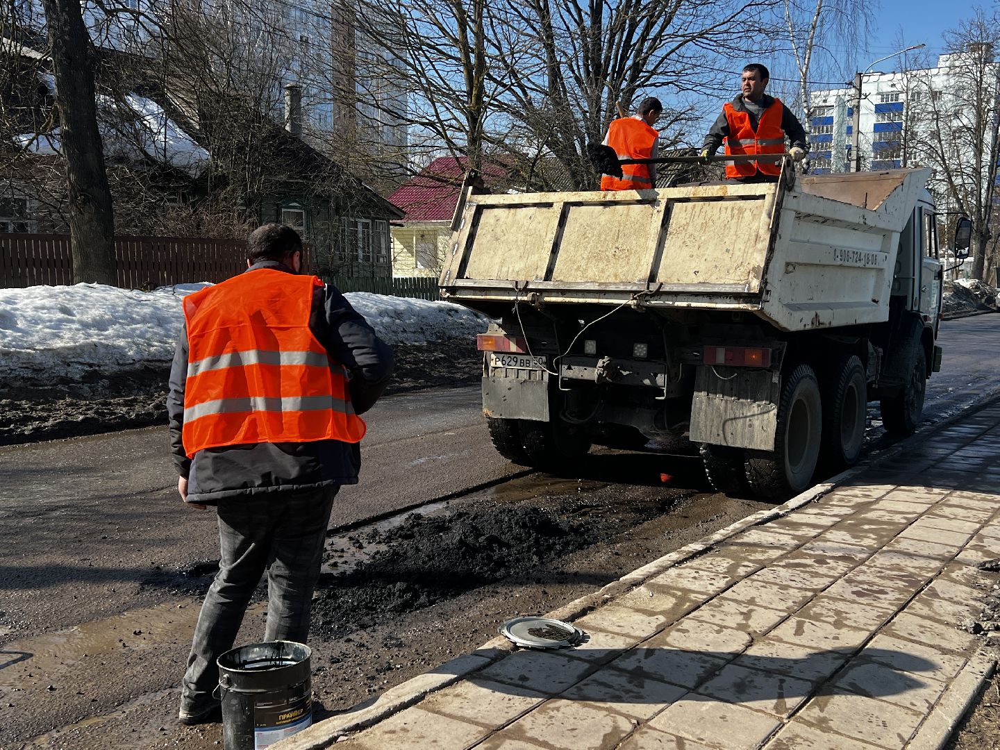 Солнечногорск, ямочный ремонт, дороги, ремонт дороги, рабочие,
