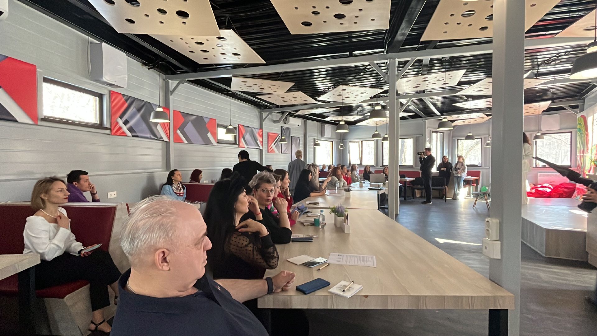 встреча с предпринимателями, нейросети, предприниматели,